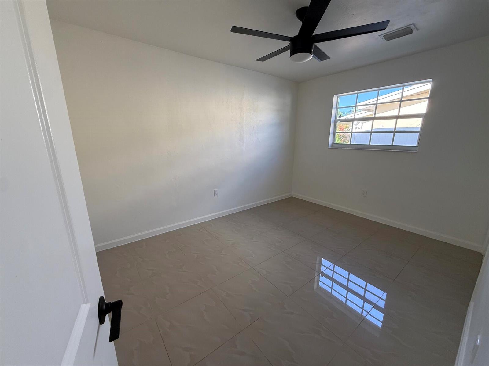 7820 4 / 3 1641 sq. ft. $ 2026-08-23 0 foto