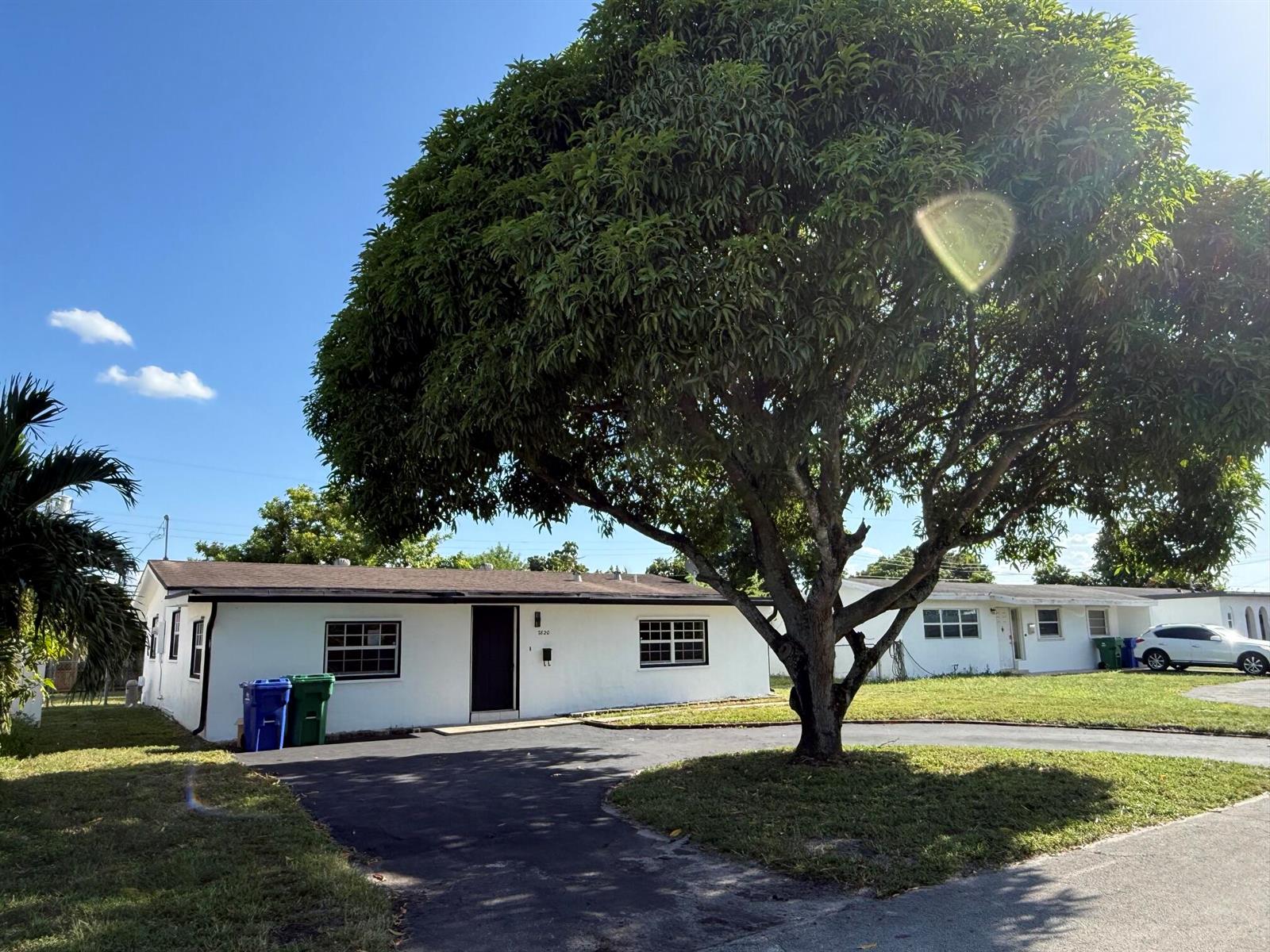 7820 4 / 3 1641 sq. ft. $ 2026-08-23 0 foto
