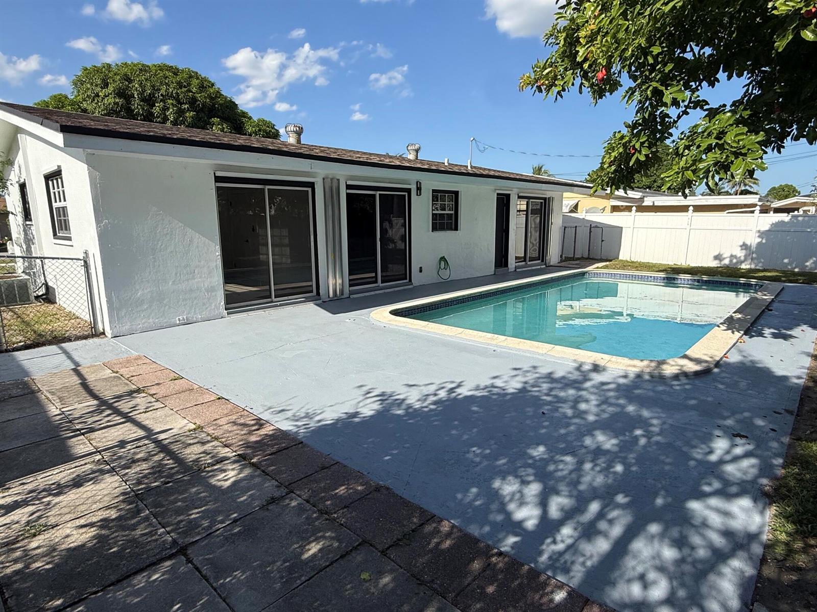 7820 4 / 3 1641 sq. ft. $ 2026-08-23 0 foto