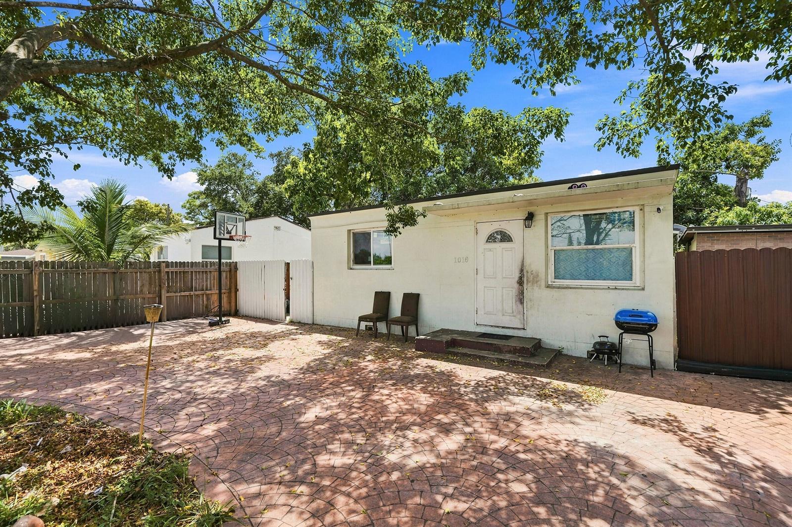   / 0 2188 sq. ft. $ 2026-08-23 0 foto