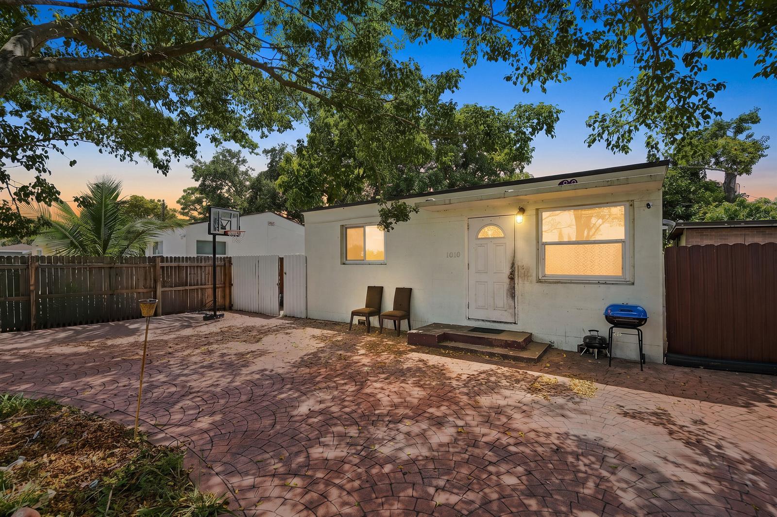   / 0 2188 sq. ft. $ 2026-08-23 0 foto