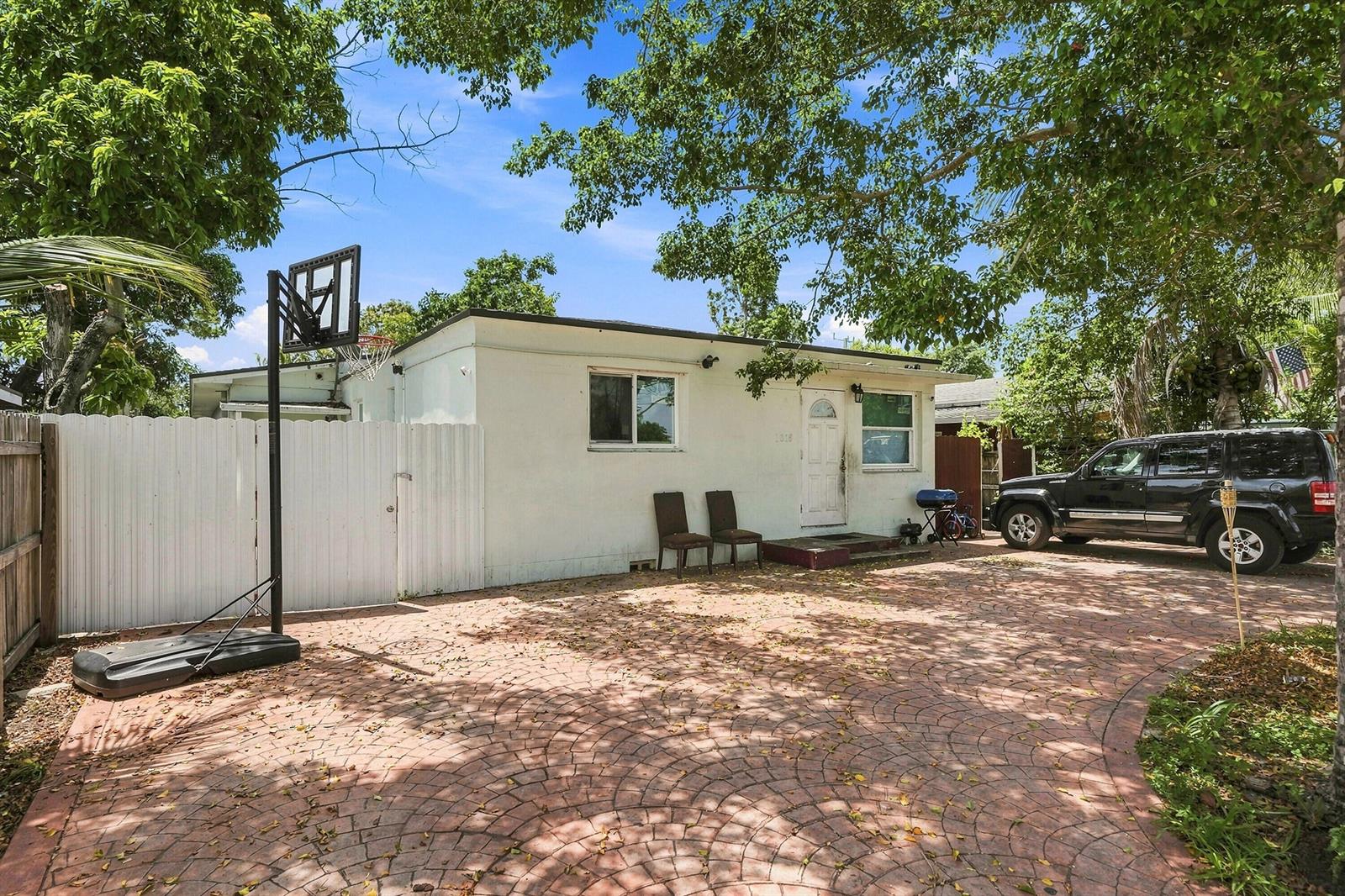   / 0 2188 sq. ft. $ 2026-08-23 0 foto