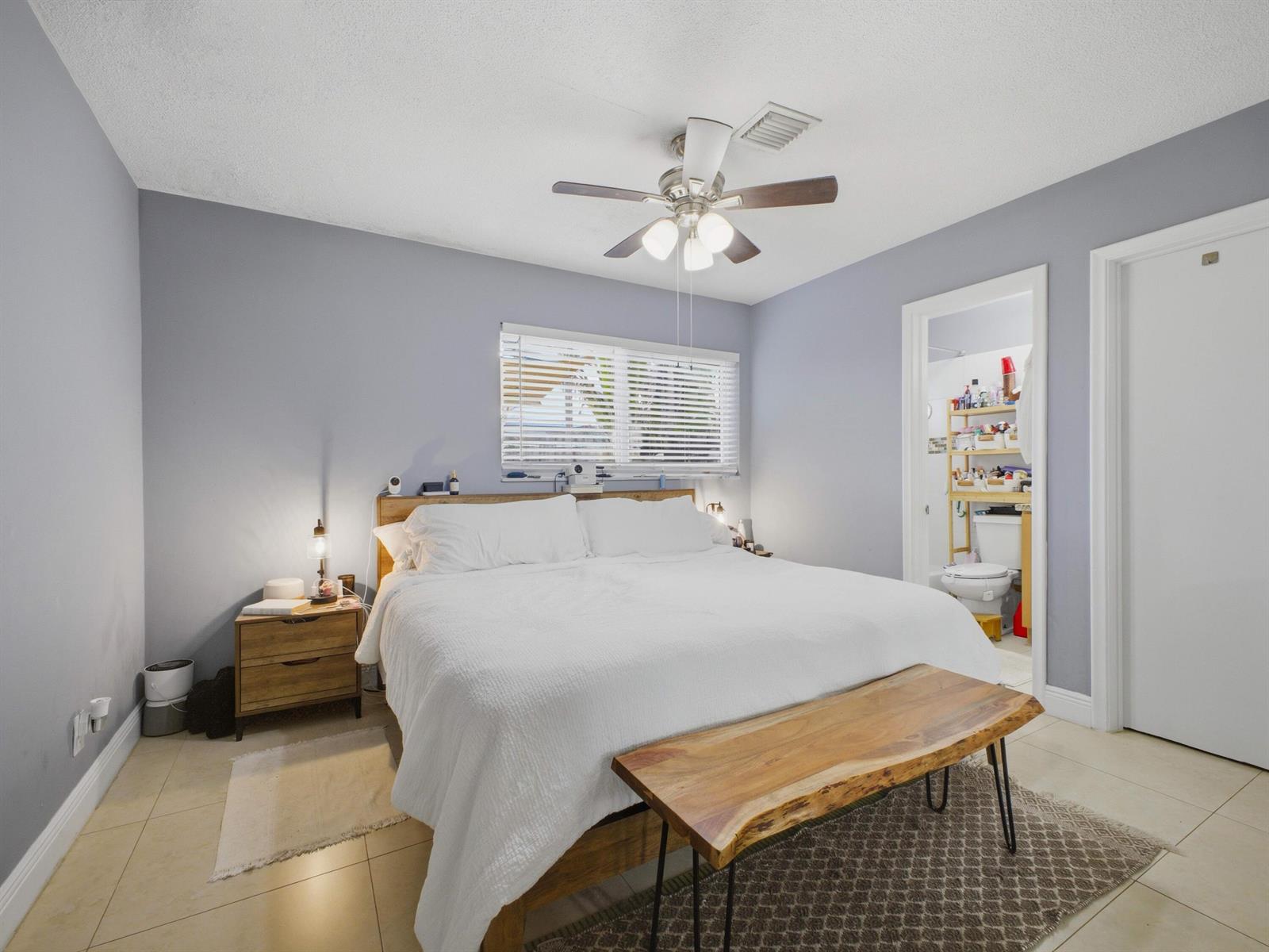 A-B  / 0 2826 sq. ft. $ 2026-08-23 0 foto