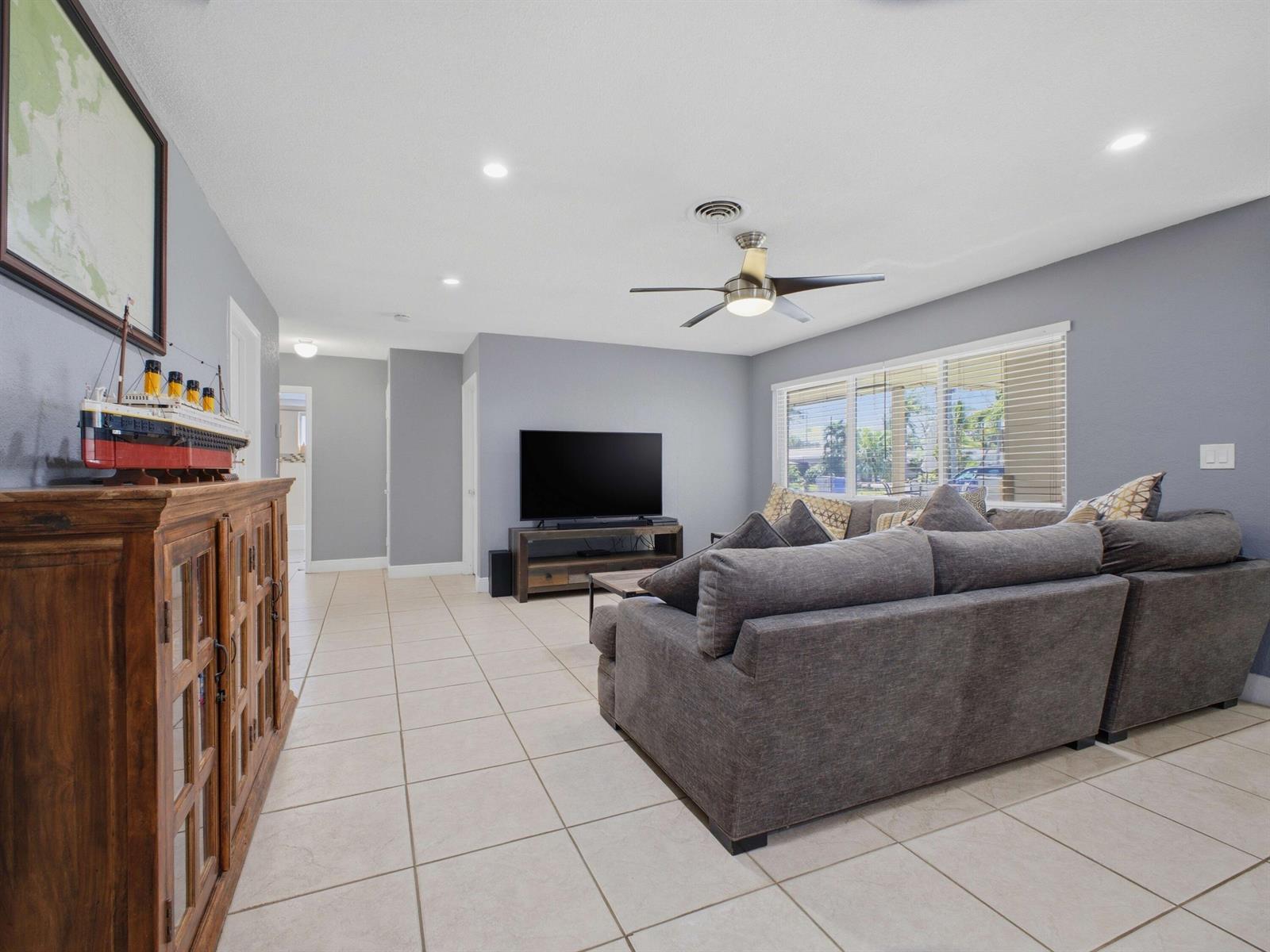 A-B  / 0 2826 sq. ft. $ 2026-08-23 0 foto