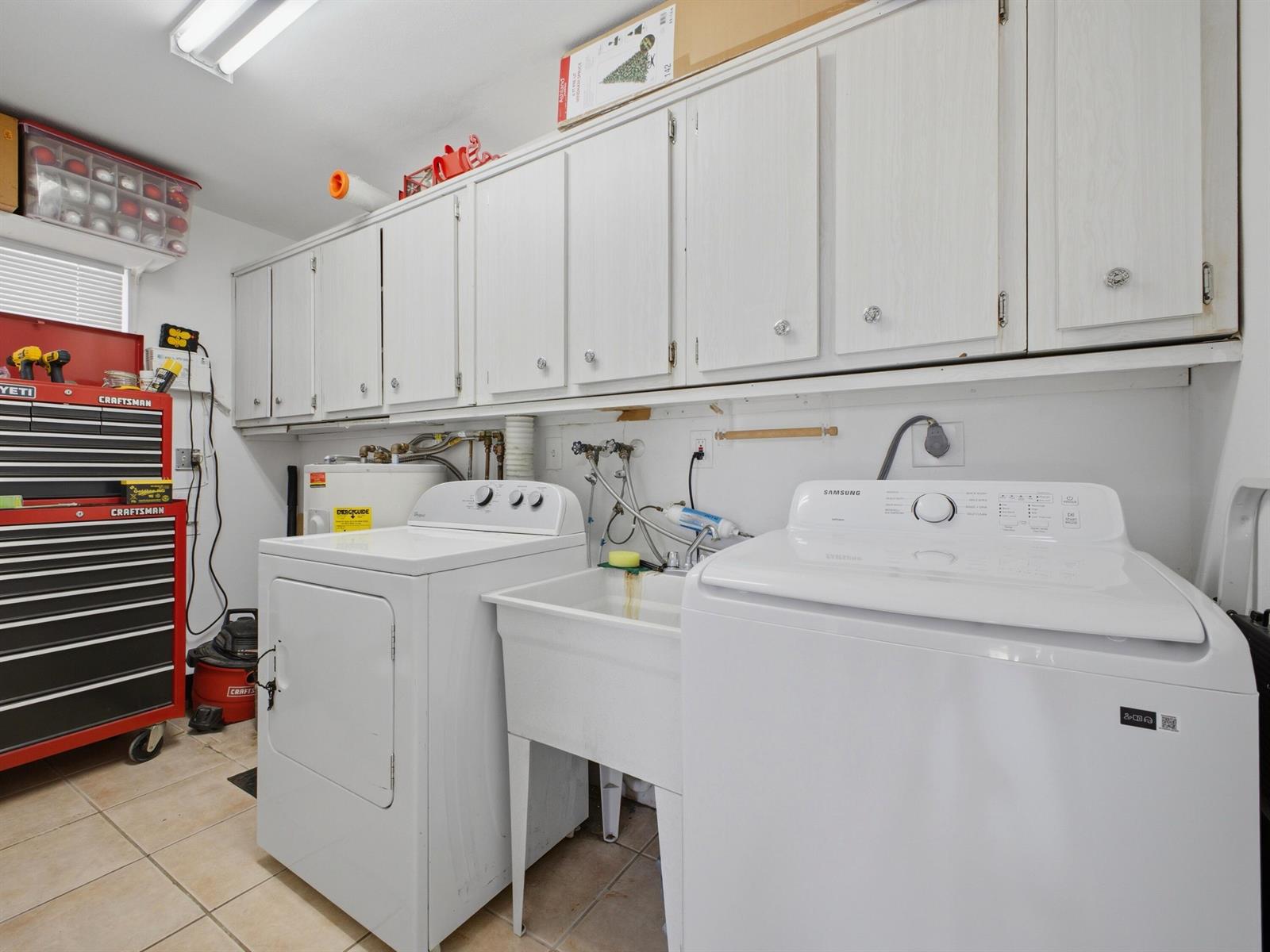 A-B  / 0 2826 sq. ft. $ 2026-08-23 0 foto