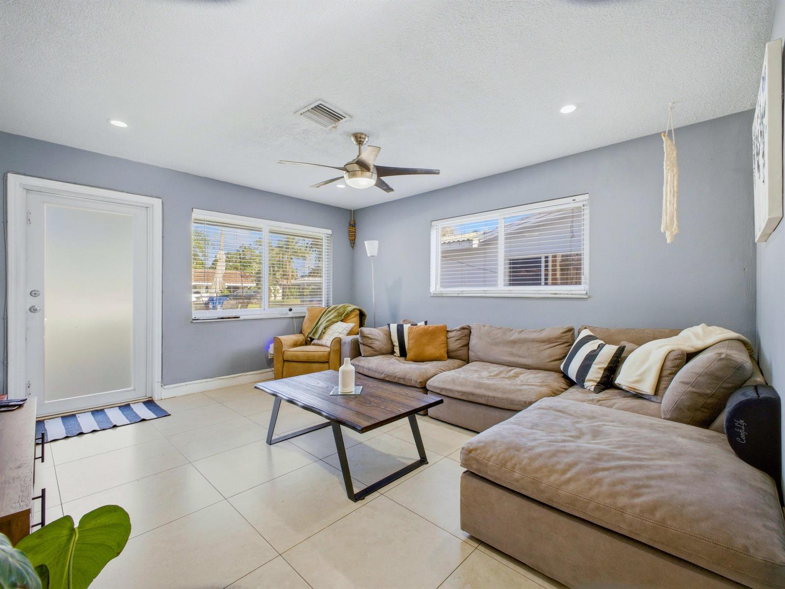 A-B  / 0 2826 sq. ft. $ 2026-08-23 0 foto