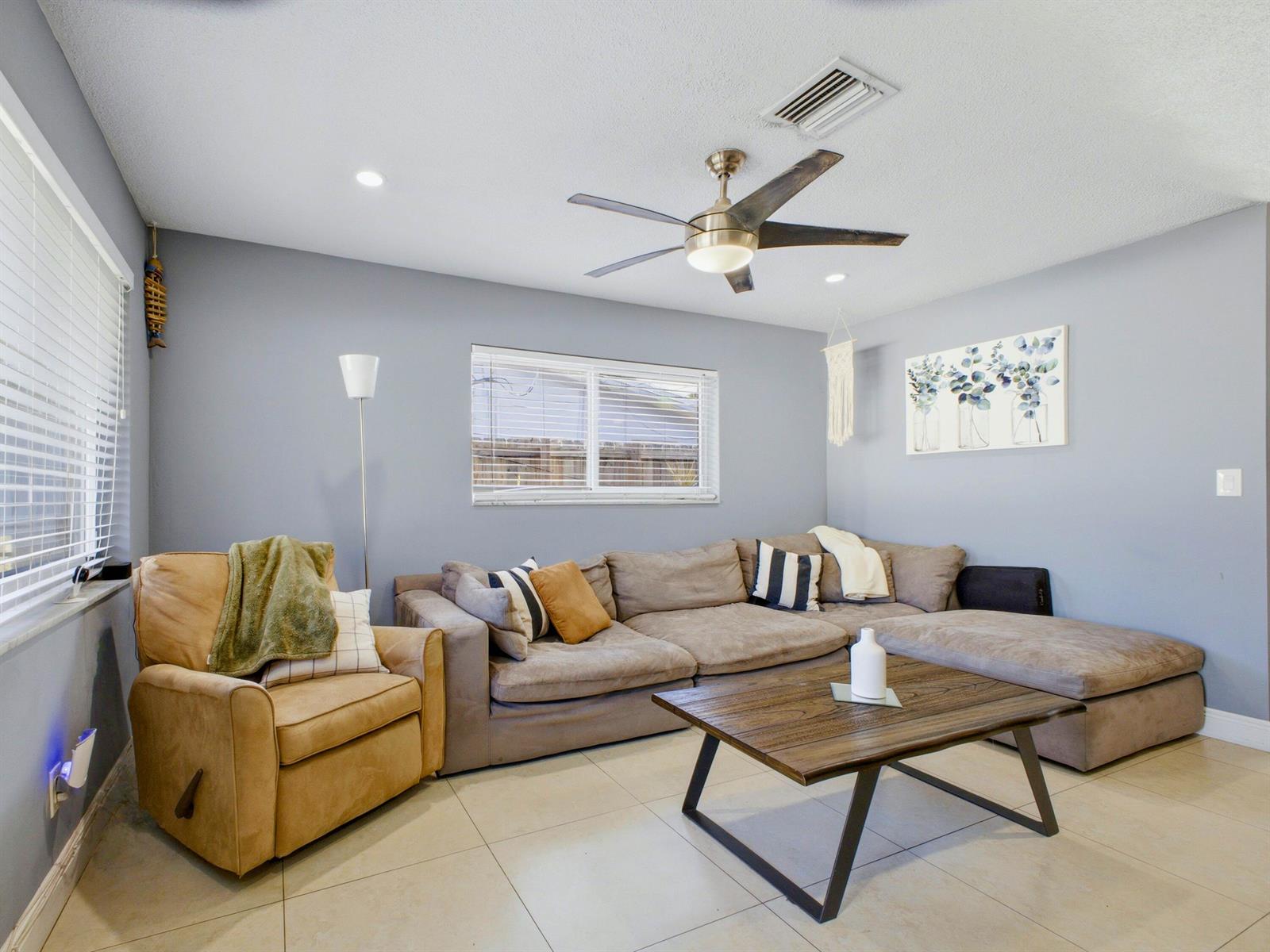 A-B  / 0 2826 sq. ft. $ 2026-08-23 0 foto