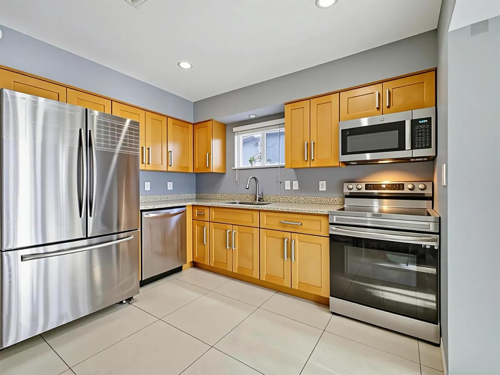 A-B  / 0 2826 sq. ft. $ 2026-08-23 0 foto