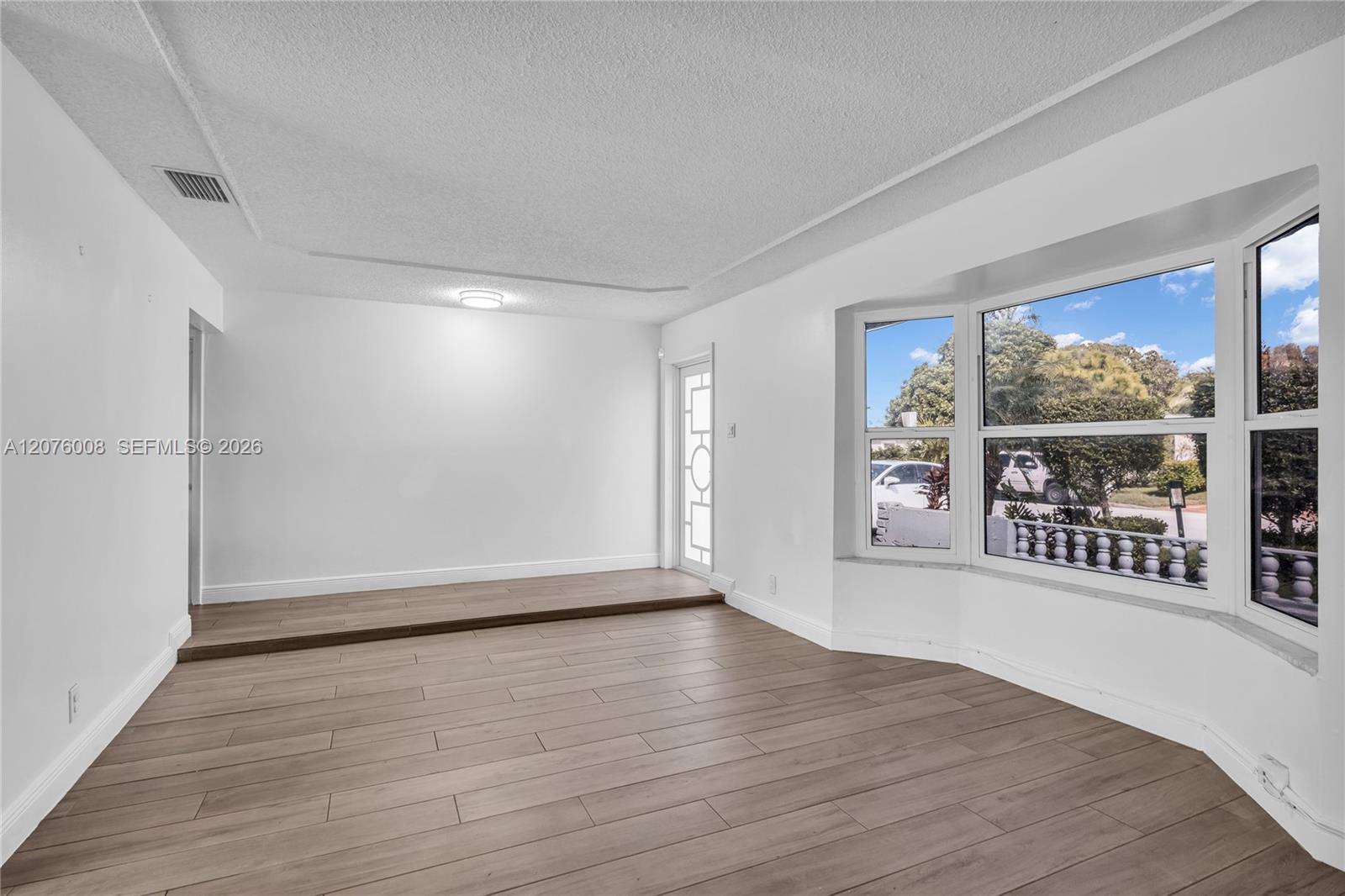257 4 / 2 1624 sq. ft. $ 2026-08-22 0 foto
