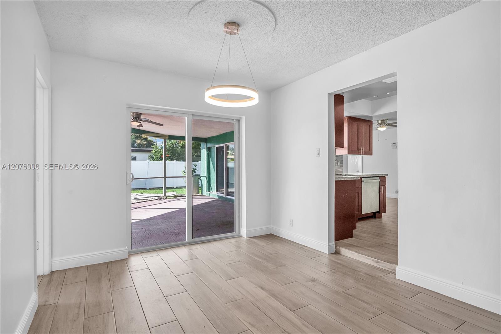 257 4 / 2 1624 sq. ft. $ 2026-08-22 0 foto