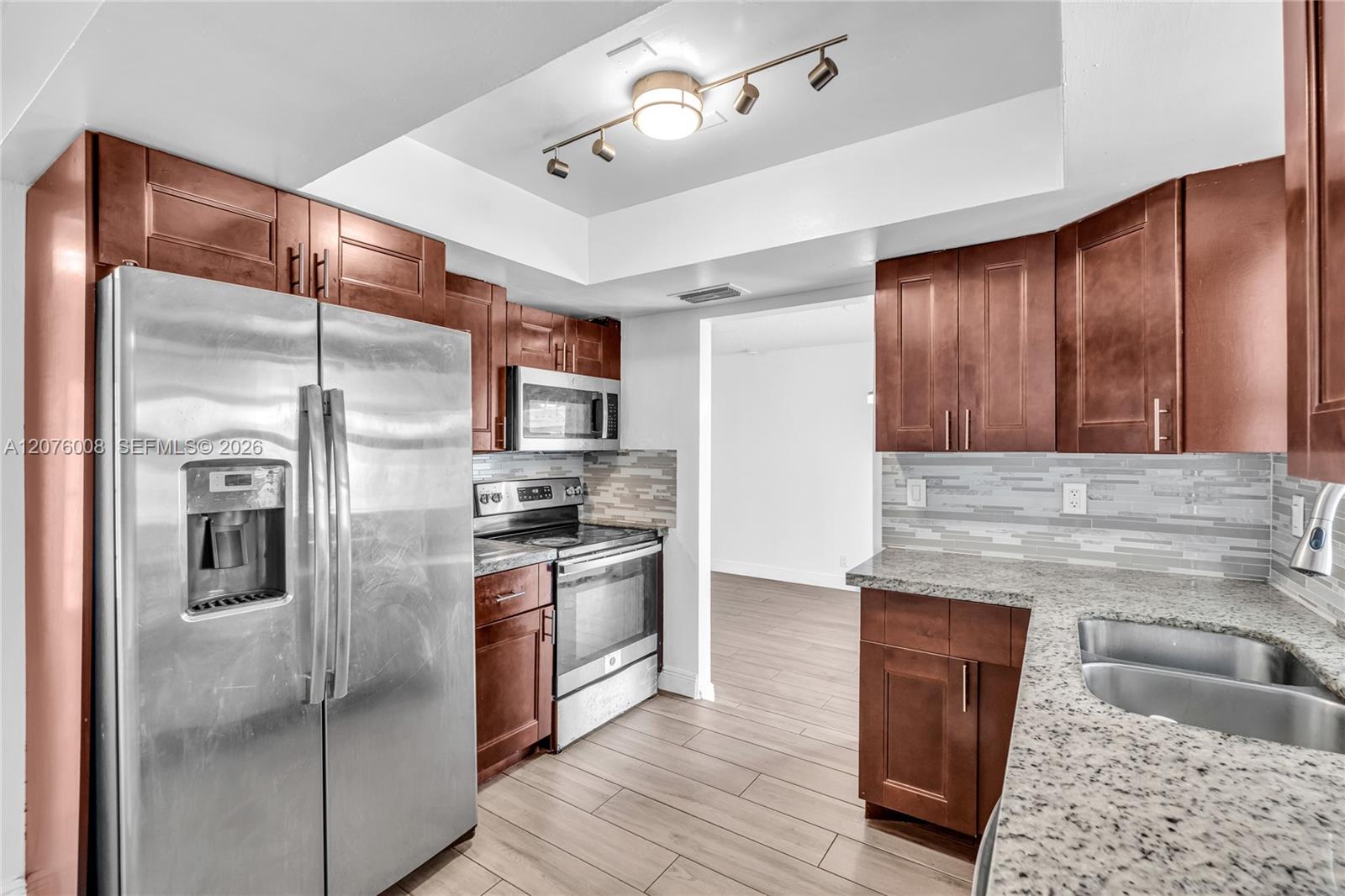 257 4 / 2 1624 sq. ft. $ 2026-08-22 0 foto