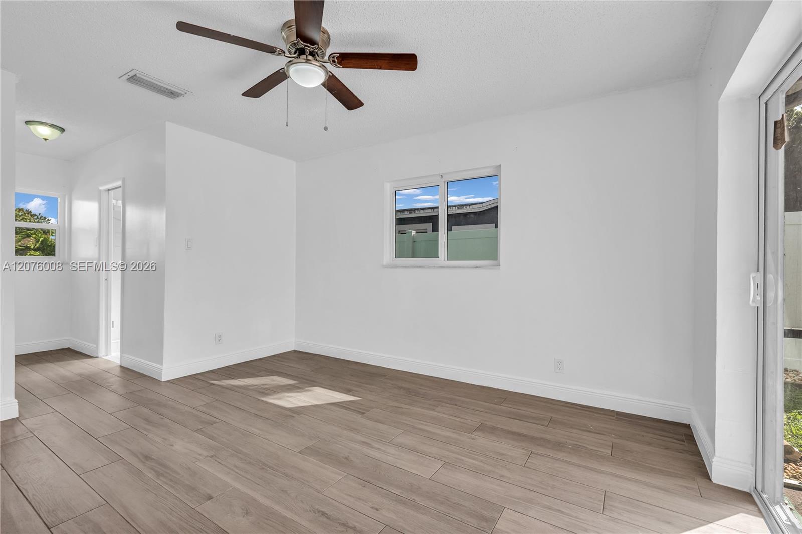 257 4 / 2 1624 sq. ft. $ 2026-08-22 0 foto