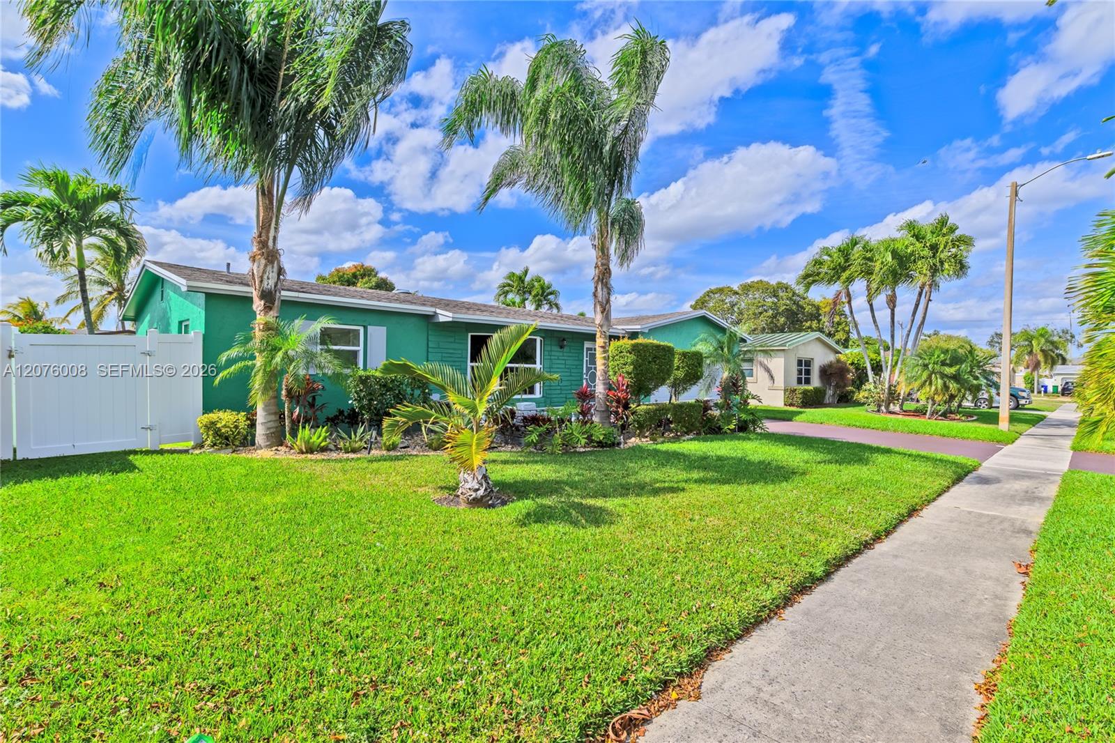 257 4 / 2 1624 sq. ft. $ 2026-08-22 0 foto