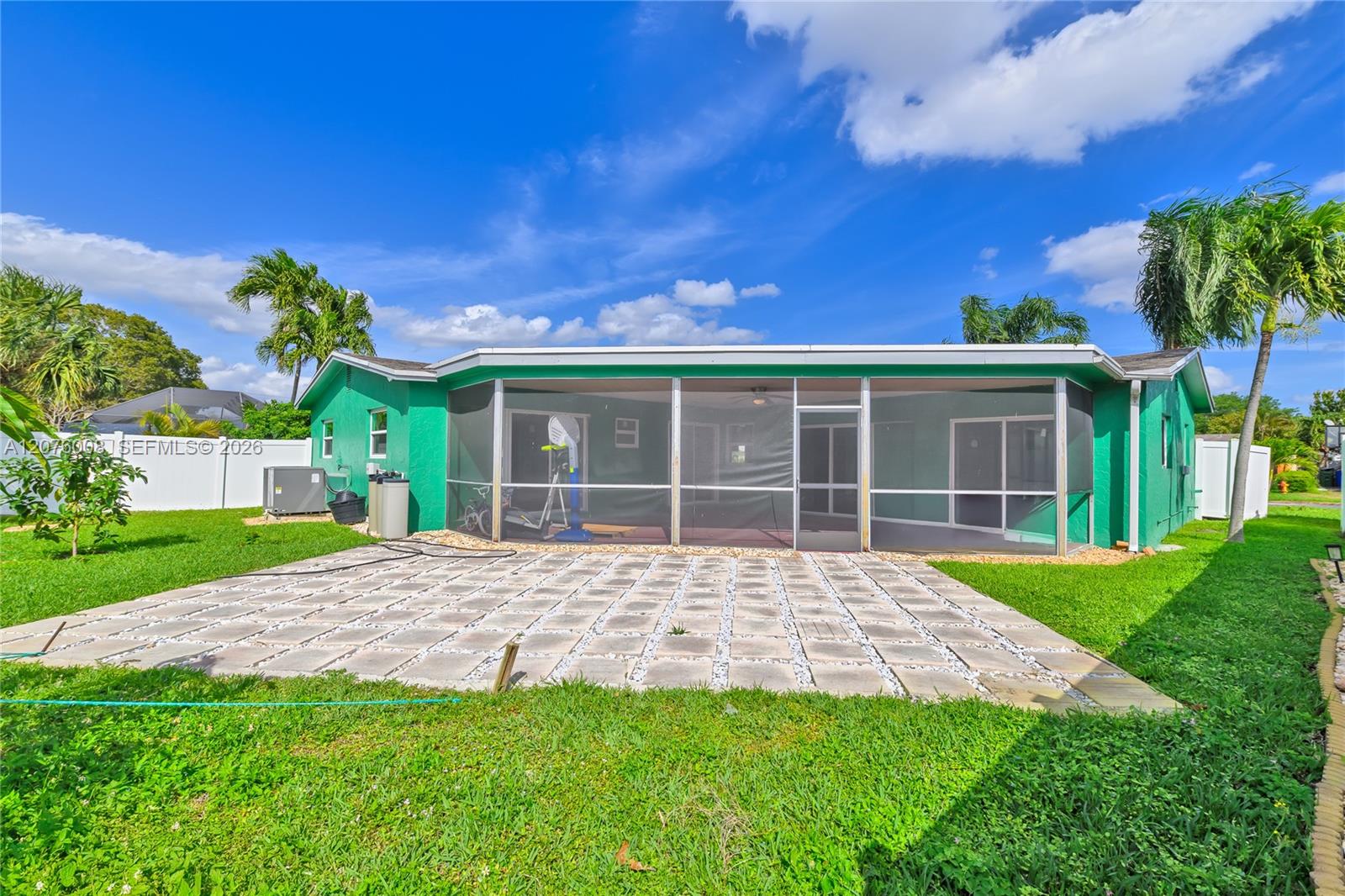 257 4 / 2 1624 sq. ft. $ 2026-08-22 0 foto