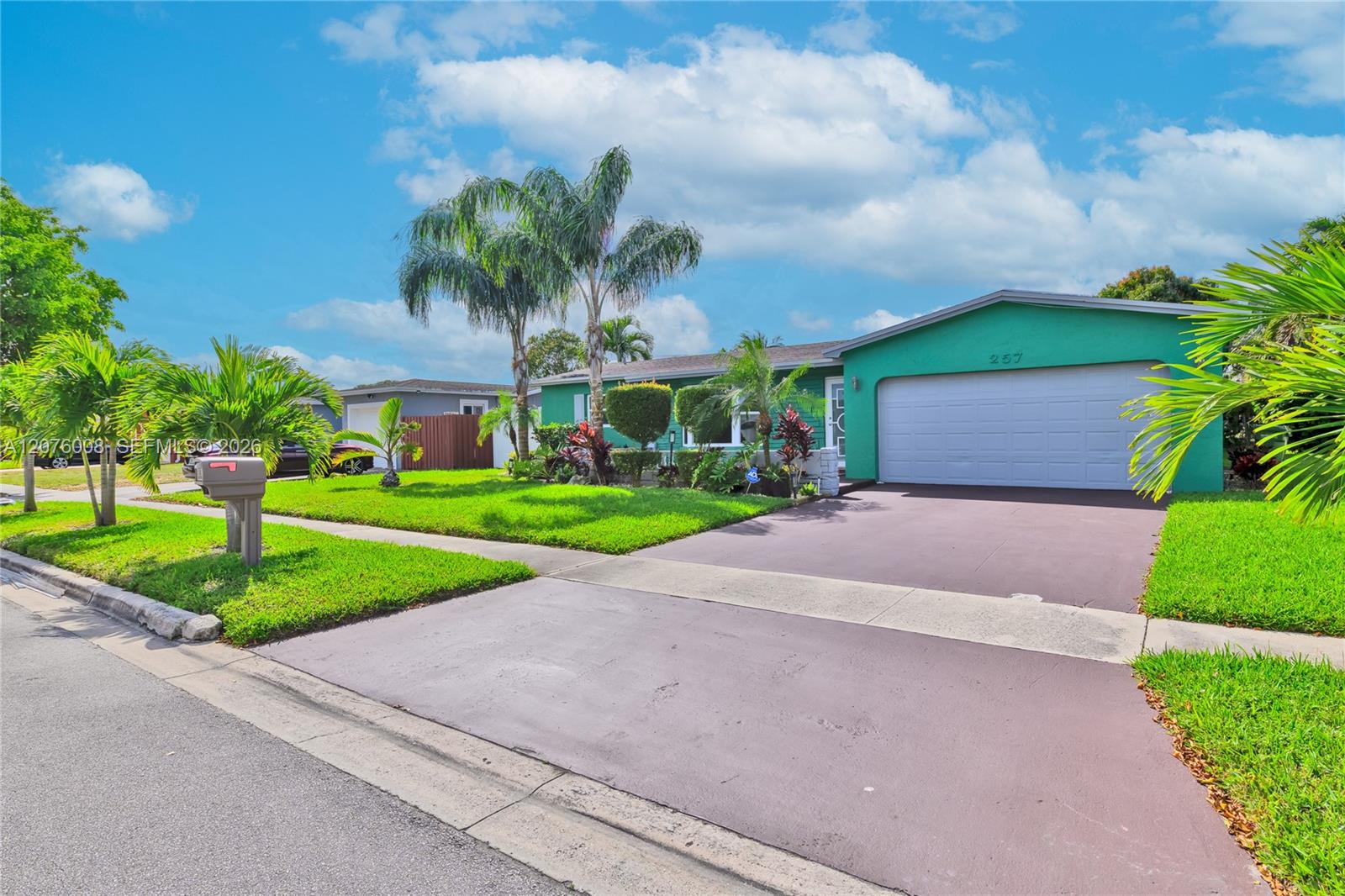257 4 / 2 1624 sq. ft. $ 2026-08-22 0 foto