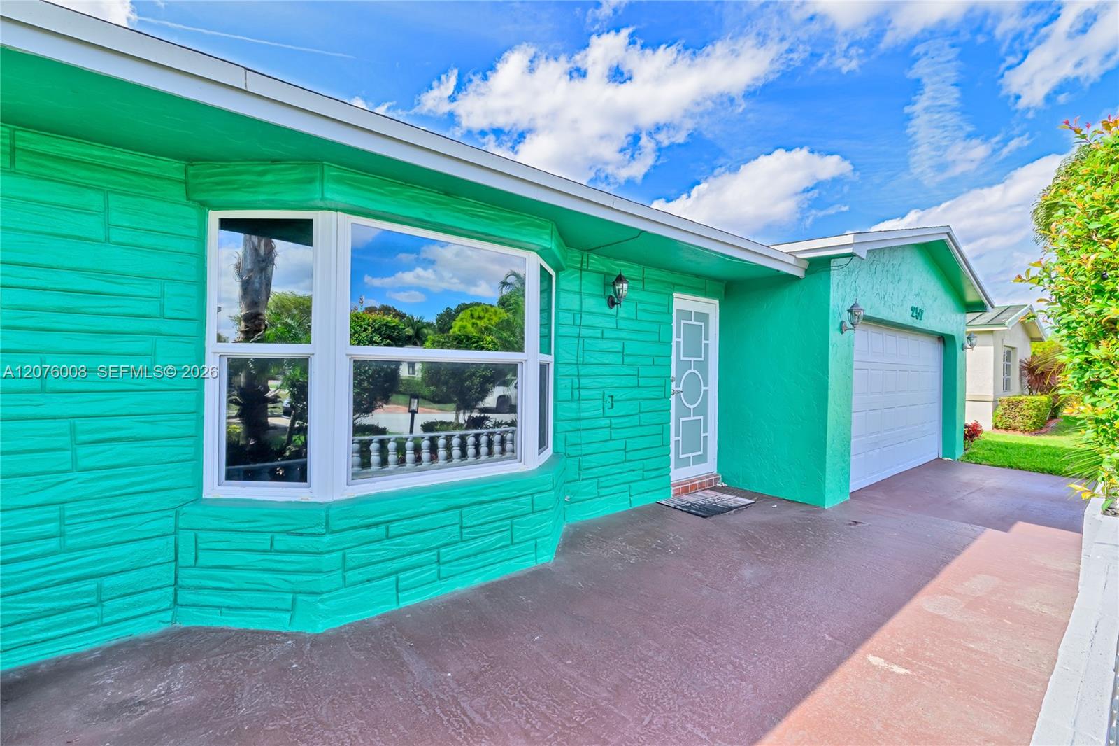 257 4 / 2 1624 sq. ft. $ 2026-08-22 0 foto