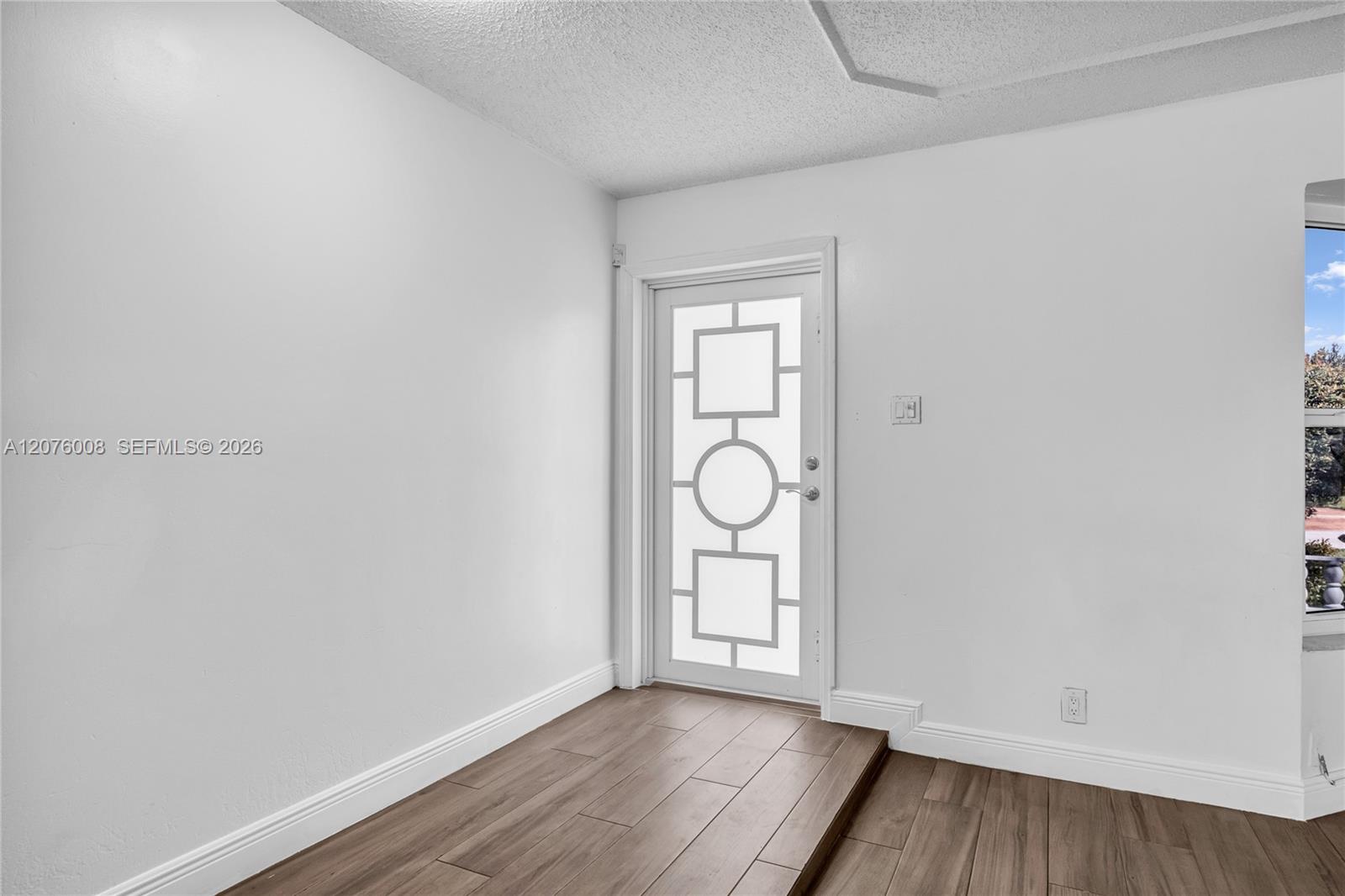 257 4 / 2 1624 sq. ft. $ 2026-08-22 0 foto