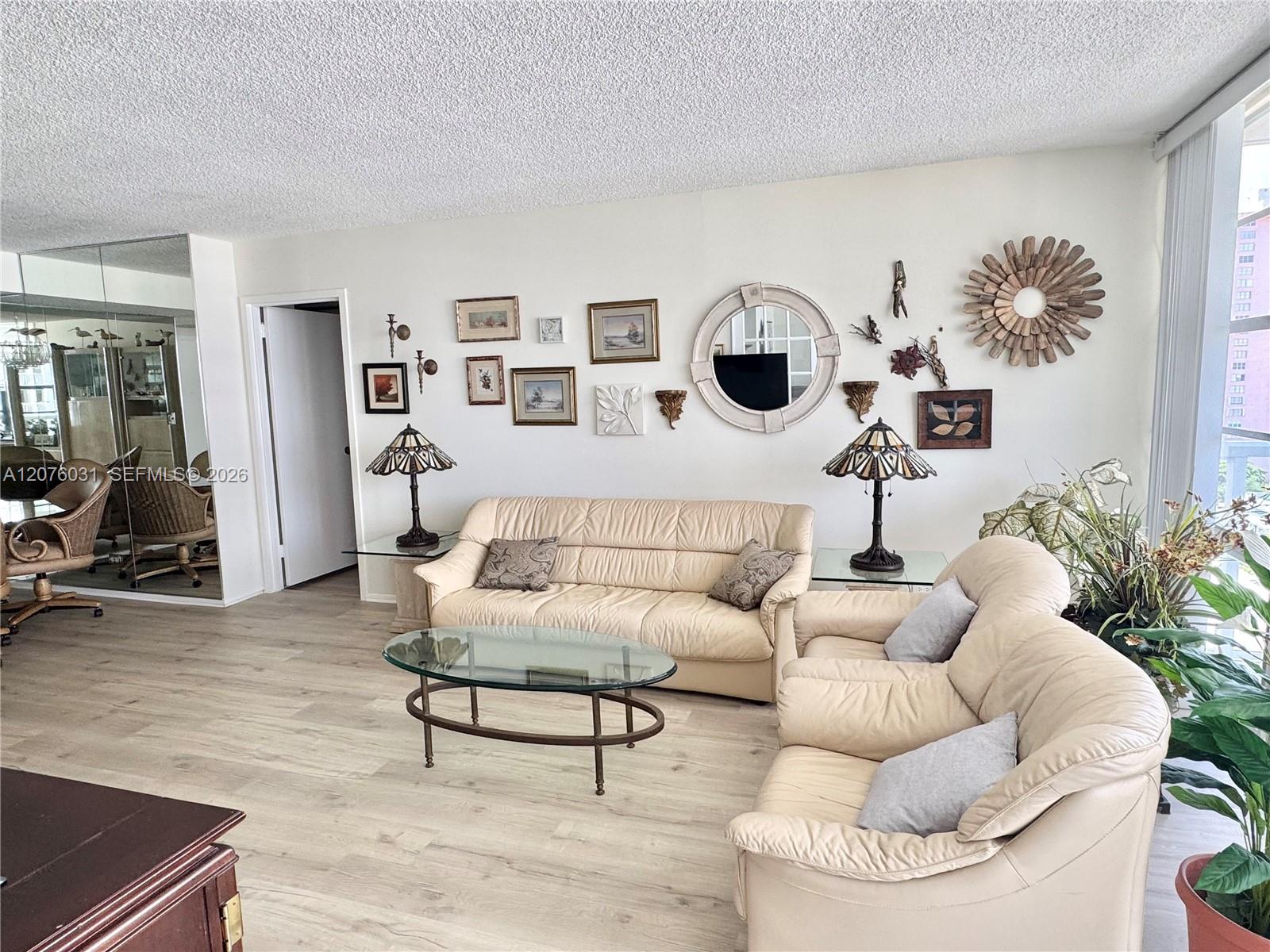 Ver detalles 1110 2 / 2 1070 sq. ft. $ 2026-08-22 0 foto