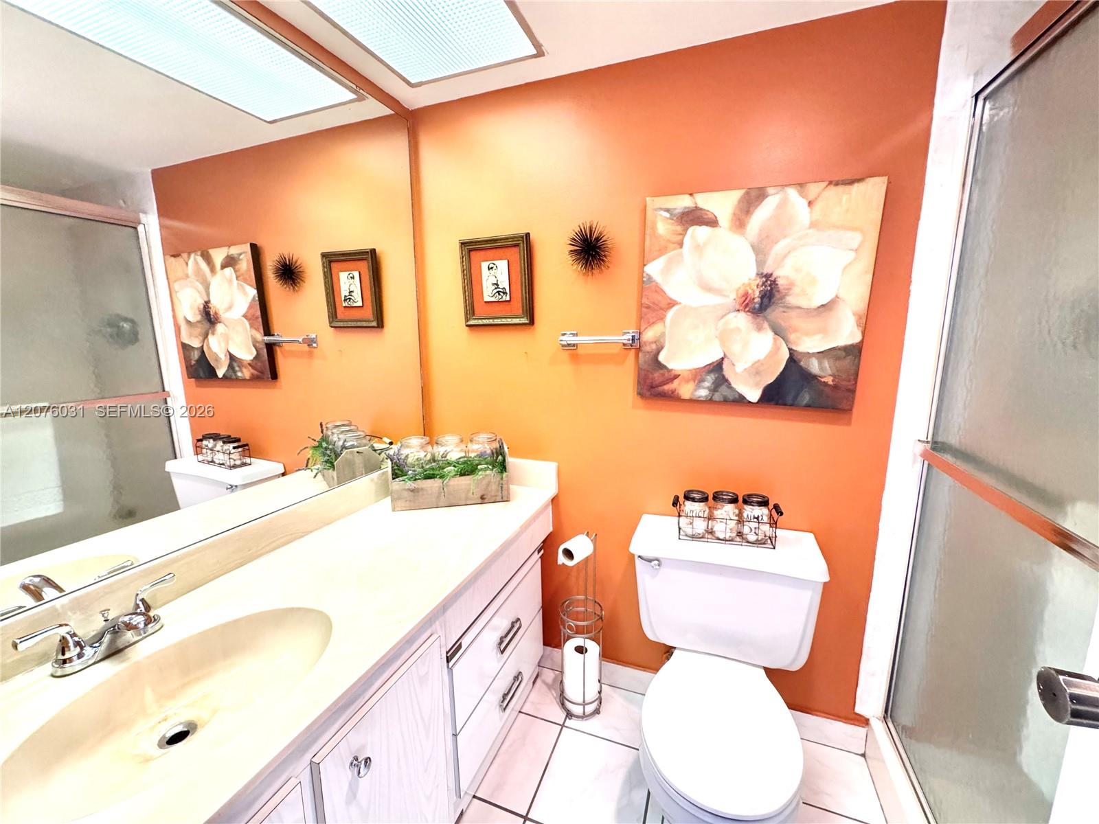 Ver detalles 1110 2 / 2 1070 sq. ft. $ 2026-08-22 0 foto