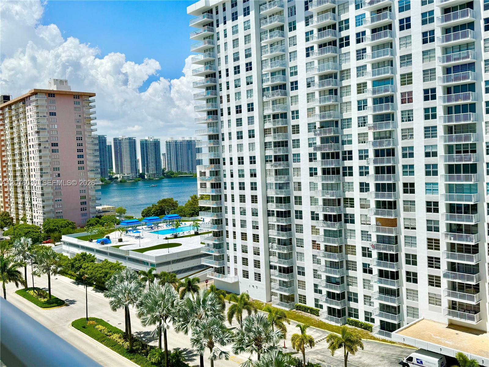 Ver detalles 1110 2 / 2 1070 sq. ft. $ 2026-08-22 0 foto