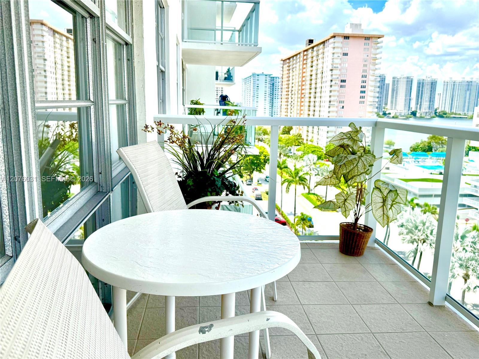 Ver detalles 1110 2 / 2 1070 sq. ft. $ 2026-08-22 0 foto