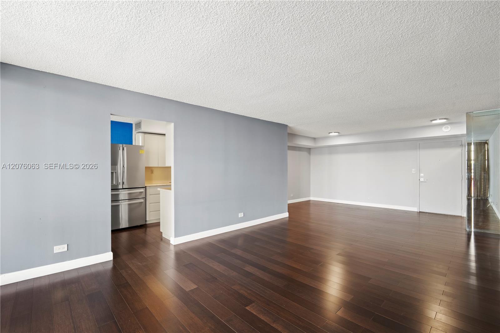 901 2 / 2 1488 sq. ft. $ 2026-08-22 0 foto