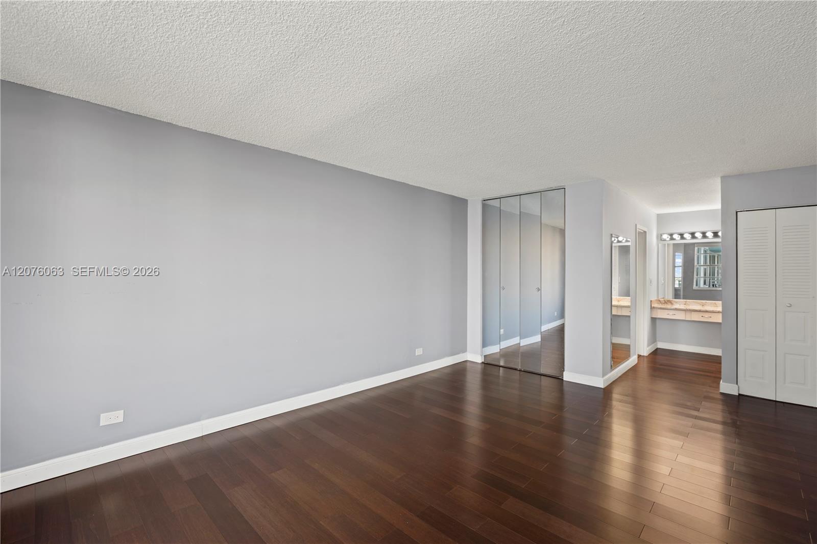 901 2 / 2 1488 sq. ft. $ 2026-08-22 0 foto