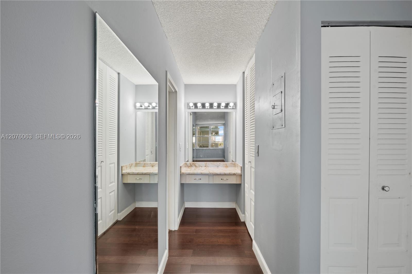 901 2 / 2 1488 sq. ft. $ 2026-08-22 0 foto