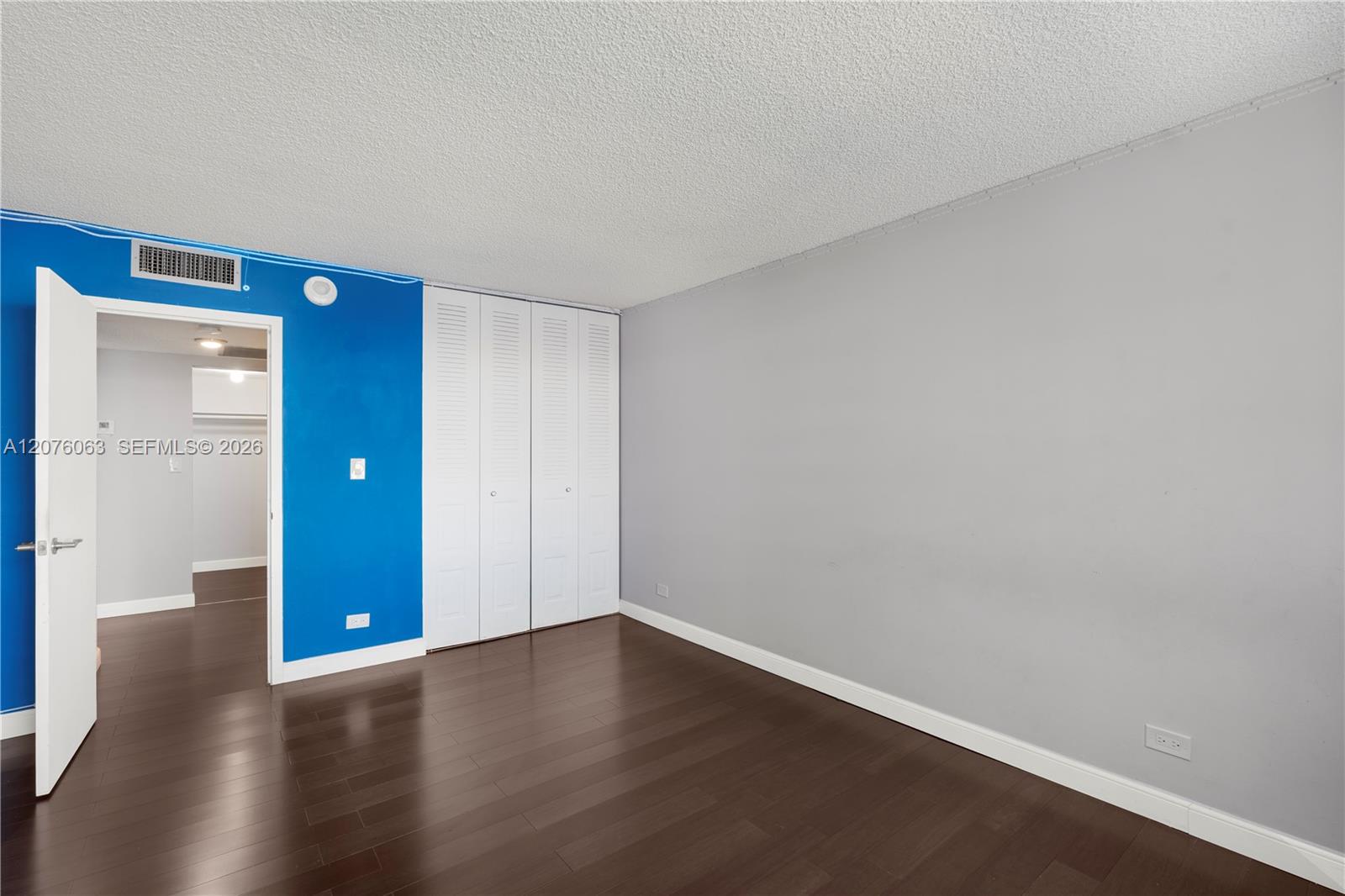 901 2 / 2 1488 sq. ft. $ 2026-08-22 0 foto