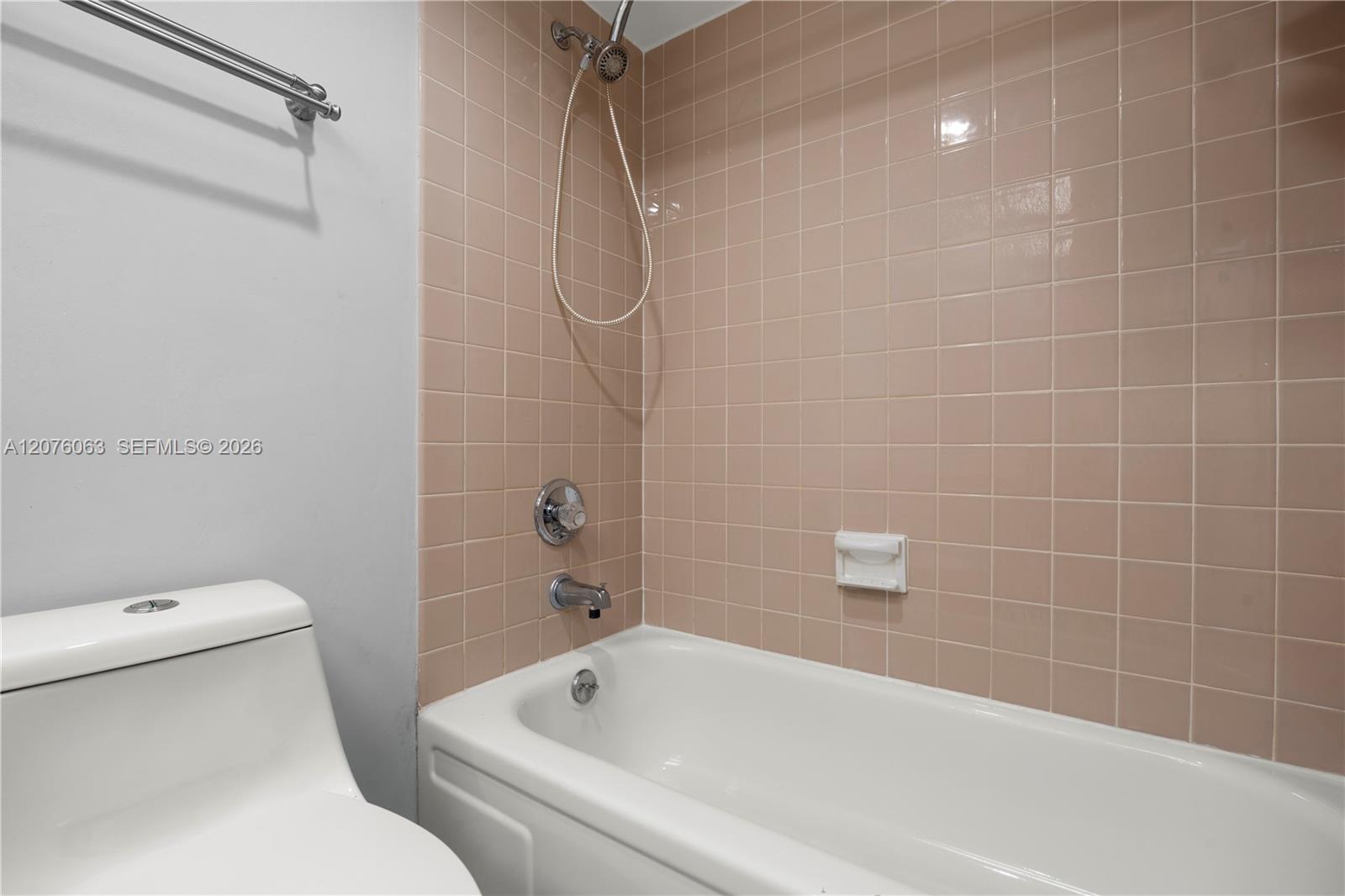 901 2 / 2 1488 sq. ft. $ 2026-08-22 0 foto