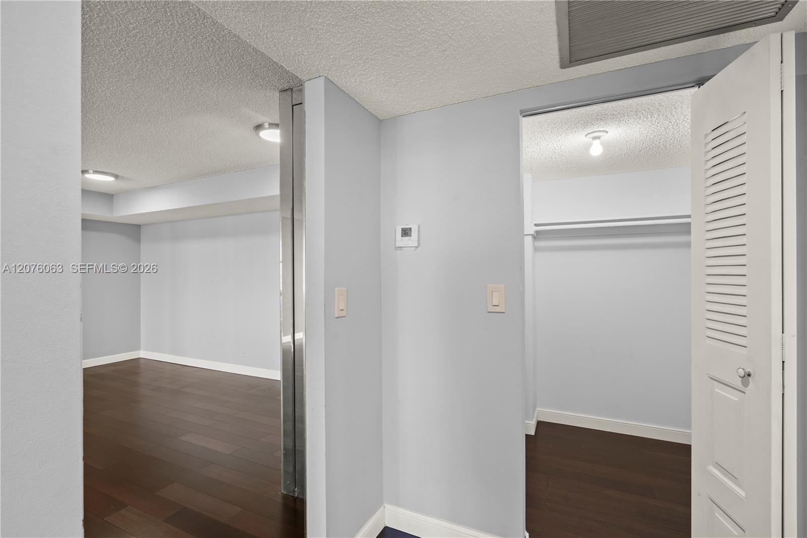 901 2 / 2 1488 sq. ft. $ 2026-08-22 0 foto