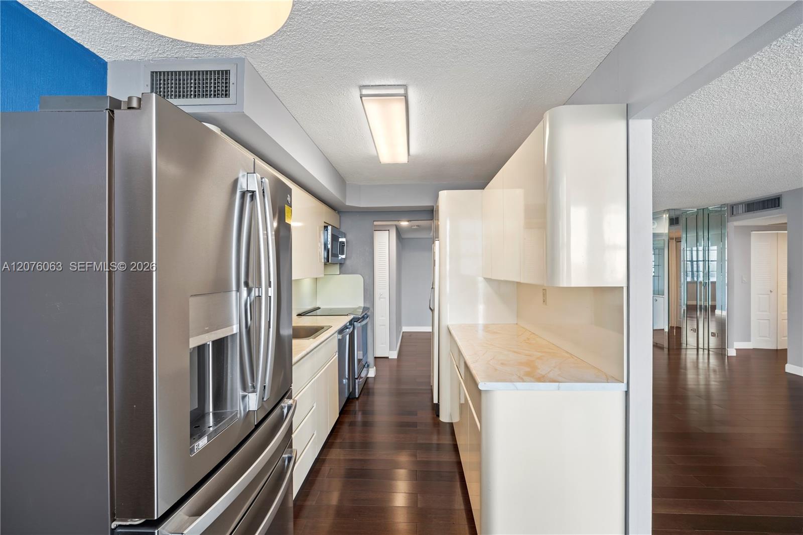 901 2 / 2 1488 sq. ft. $ 2026-08-22 0 foto