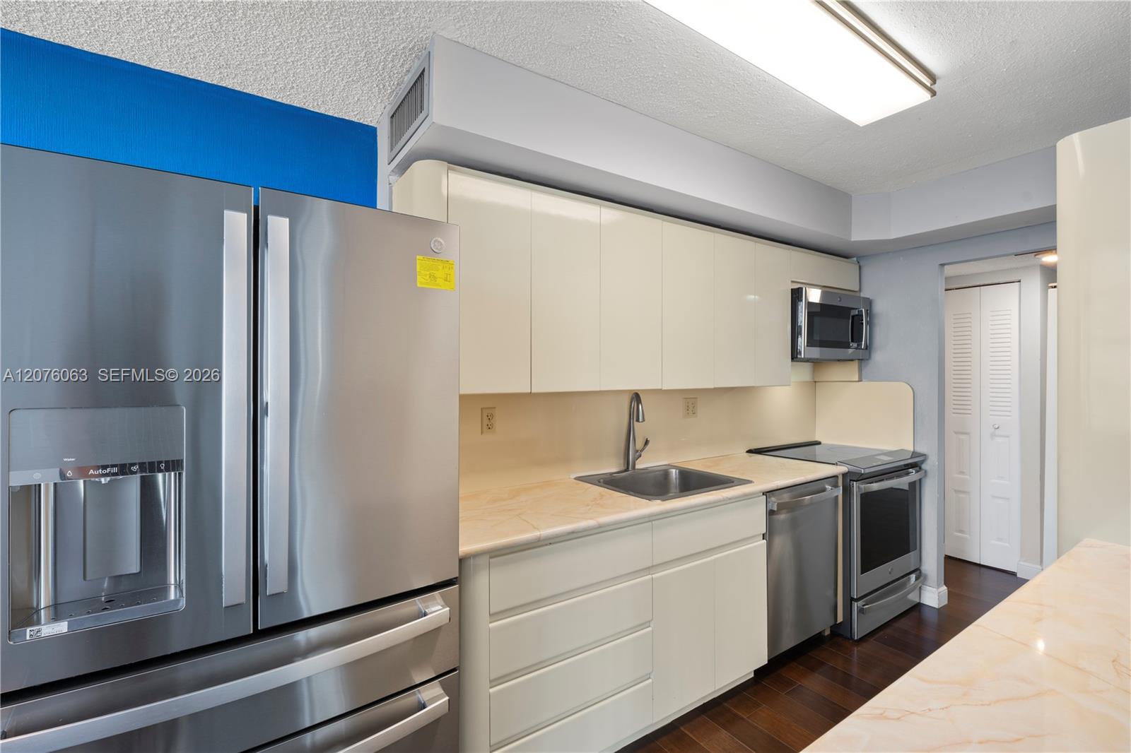 901 2 / 2 1488 sq. ft. $ 2026-08-22 0 foto