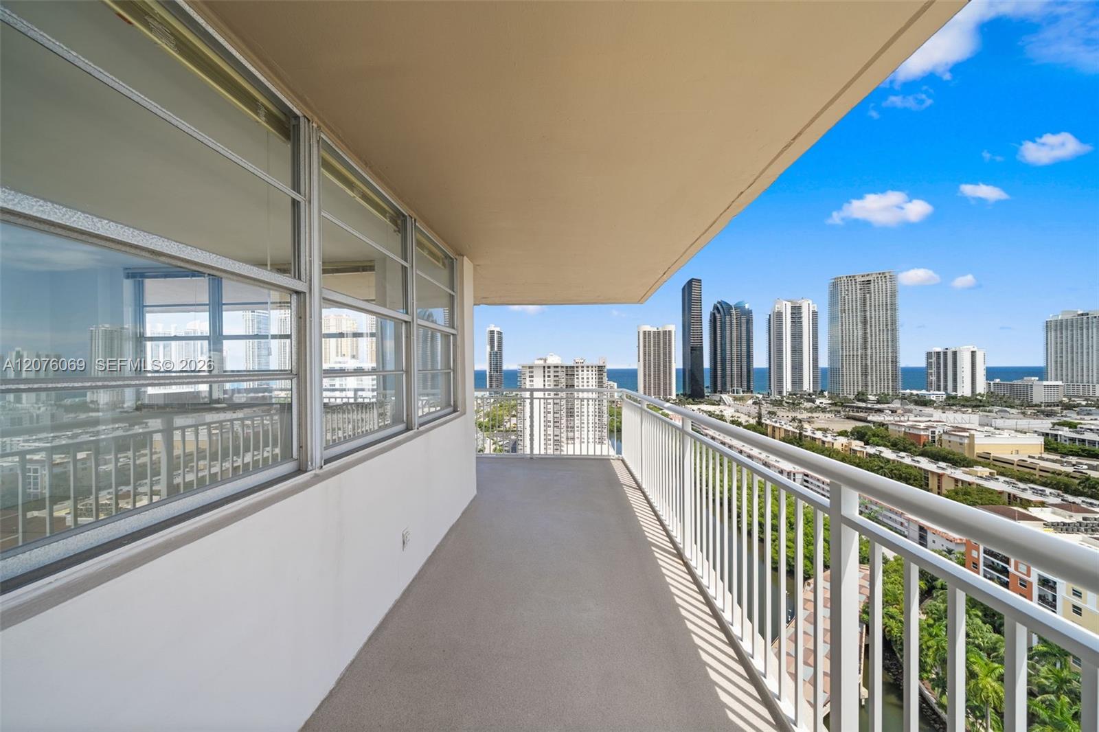 See details 2304 3 / 3 1890 sq. ft. $ 2026-08-22 0 Photo