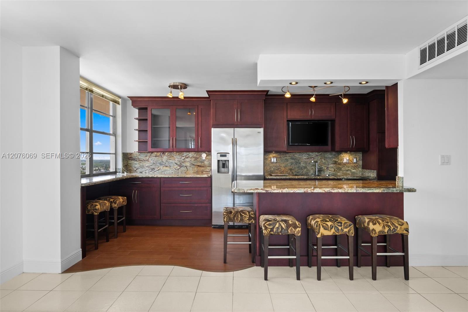 See details 2304 3 / 3 1890 sq. ft. $ 2026-08-22 0 Photo