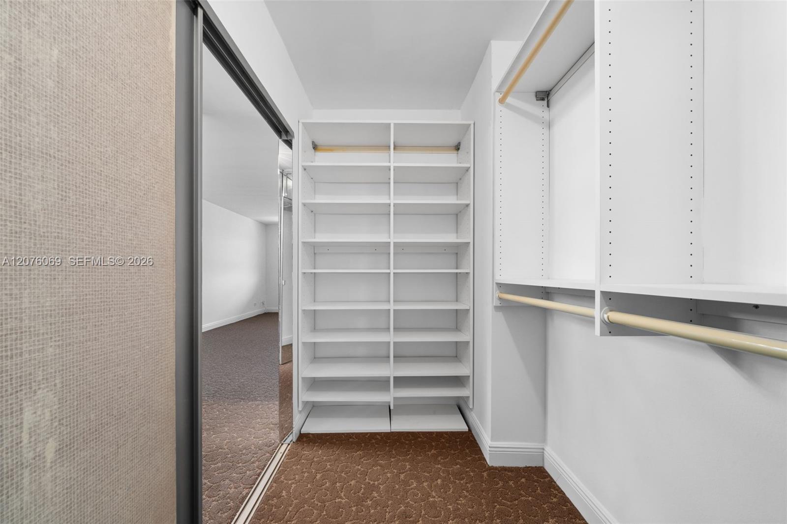 See details 2304 3 / 3 1890 sq. ft. $ 2026-08-22 0 Photo