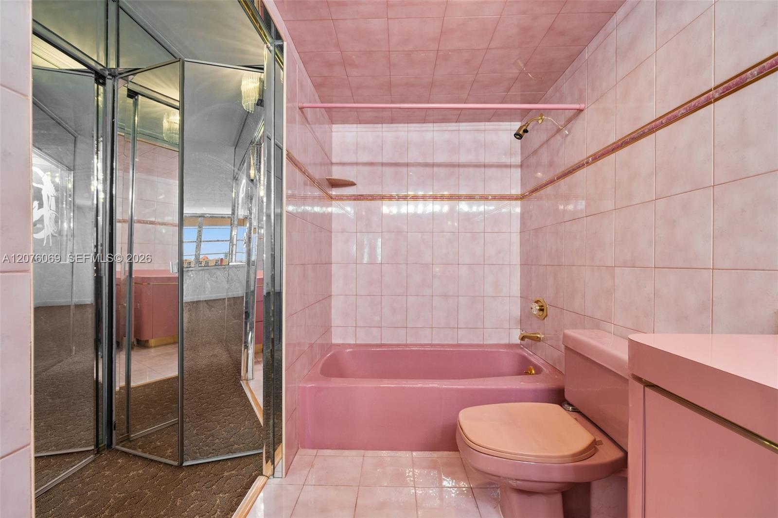 See details 2304 3 / 3 1890 sq. ft. $ 2026-08-22 0 Photo