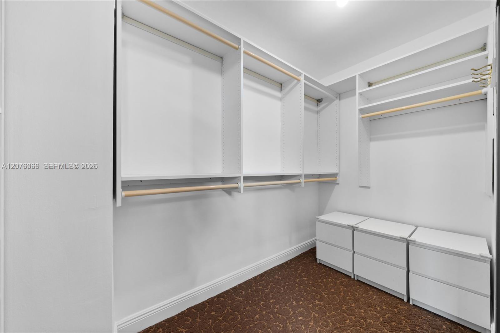 See details 2304 3 / 3 1890 sq. ft. $ 2026-08-22 0 Photo