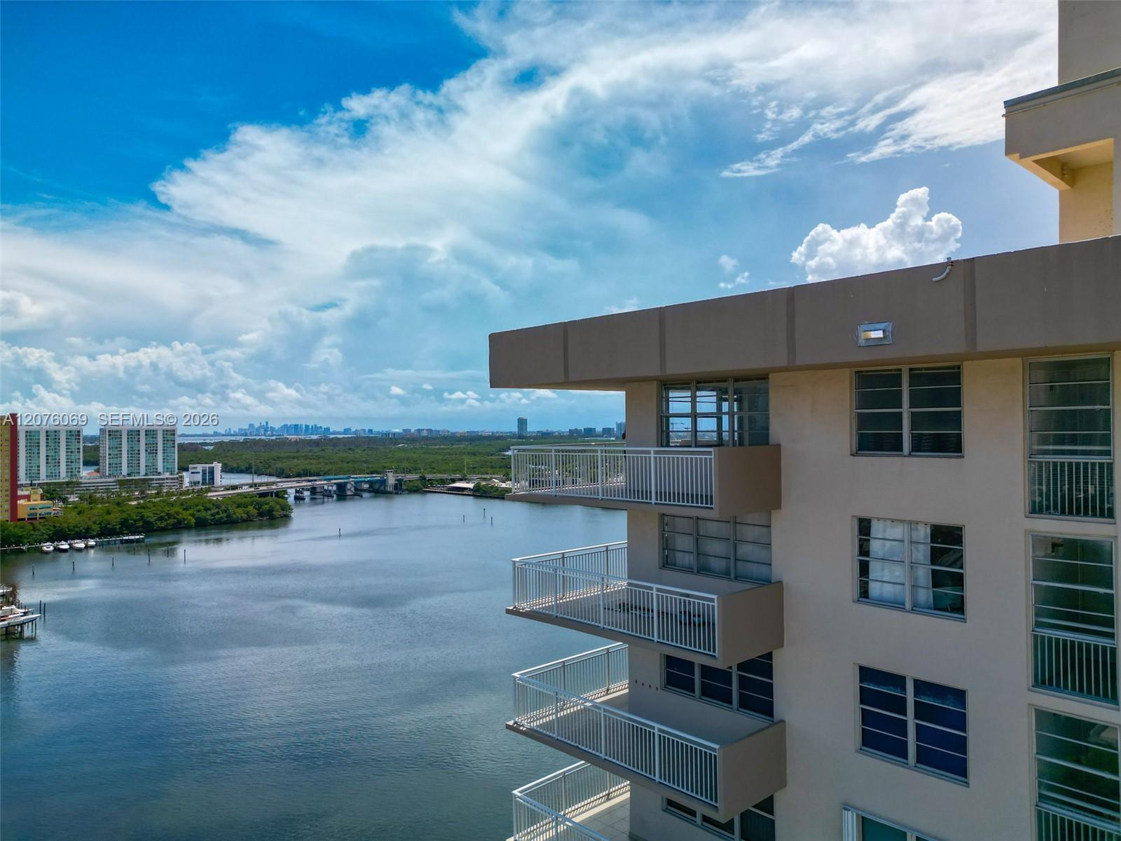 See details 2304 3 / 3 1890 sq. ft. $ 2026-08-22 0 Photo