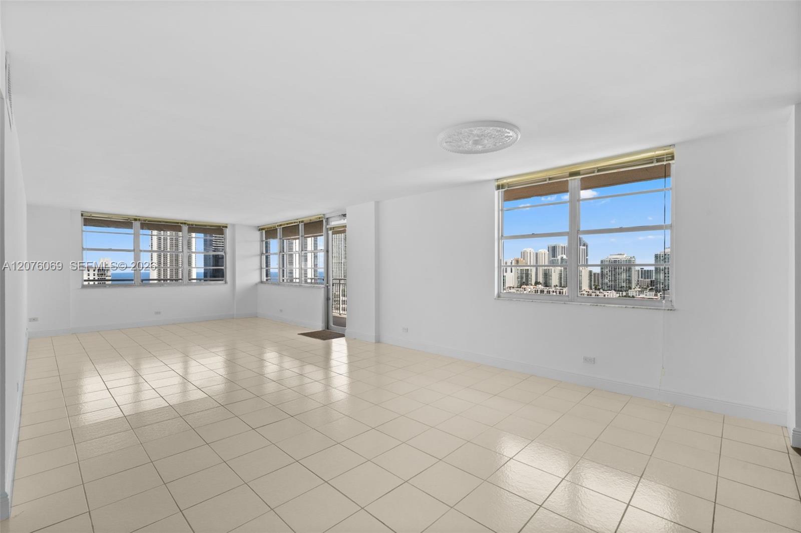 See details 2304 3 / 3 1890 sq. ft. $ 2026-08-22 0 Photo