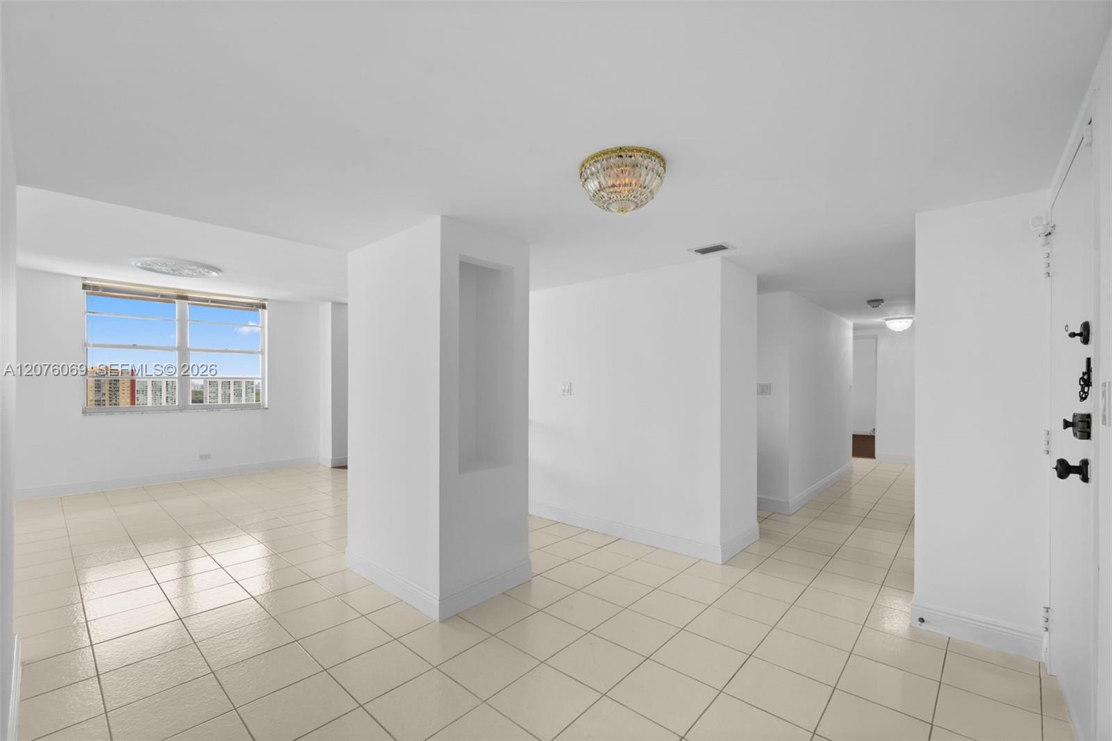 See details 2304 3 / 3 1890 sq. ft. $ 2026-08-22 0 Photo