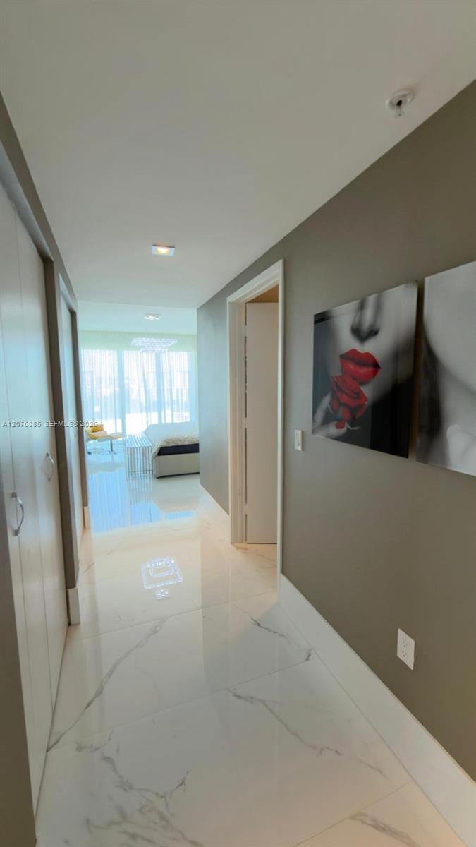 Ver detalles 5-1001 3 / 4 1892 sq. ft. $ 2026-08-22 0 foto
