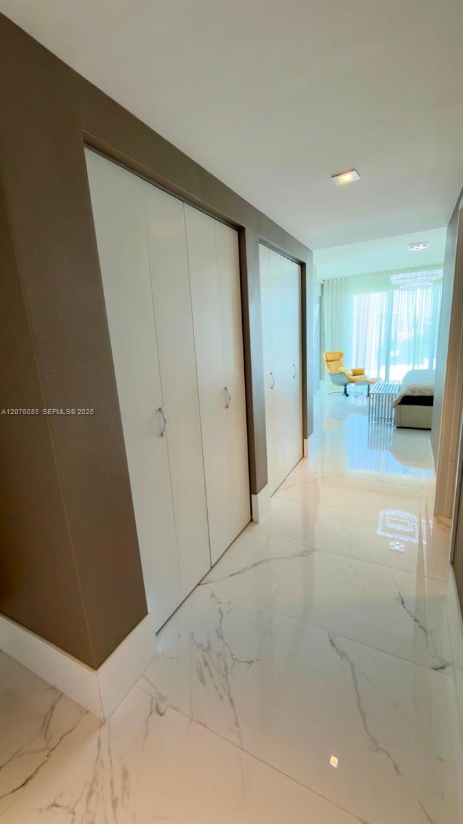 Ver detalles 5-1001 3 / 4 1892 sq. ft. $ 2026-08-22 0 foto