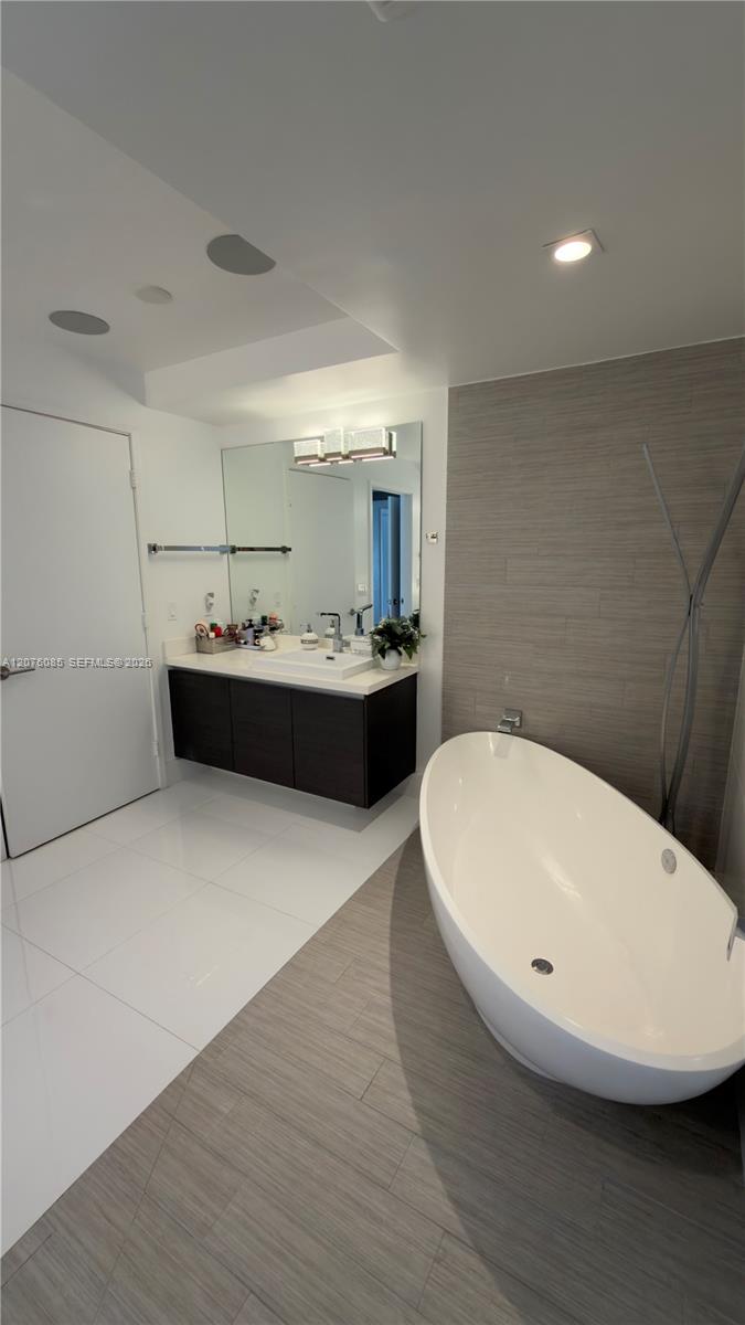 Ver detalles 5-1001 3 / 4 1892 sq. ft. $ 2026-08-22 0 foto
