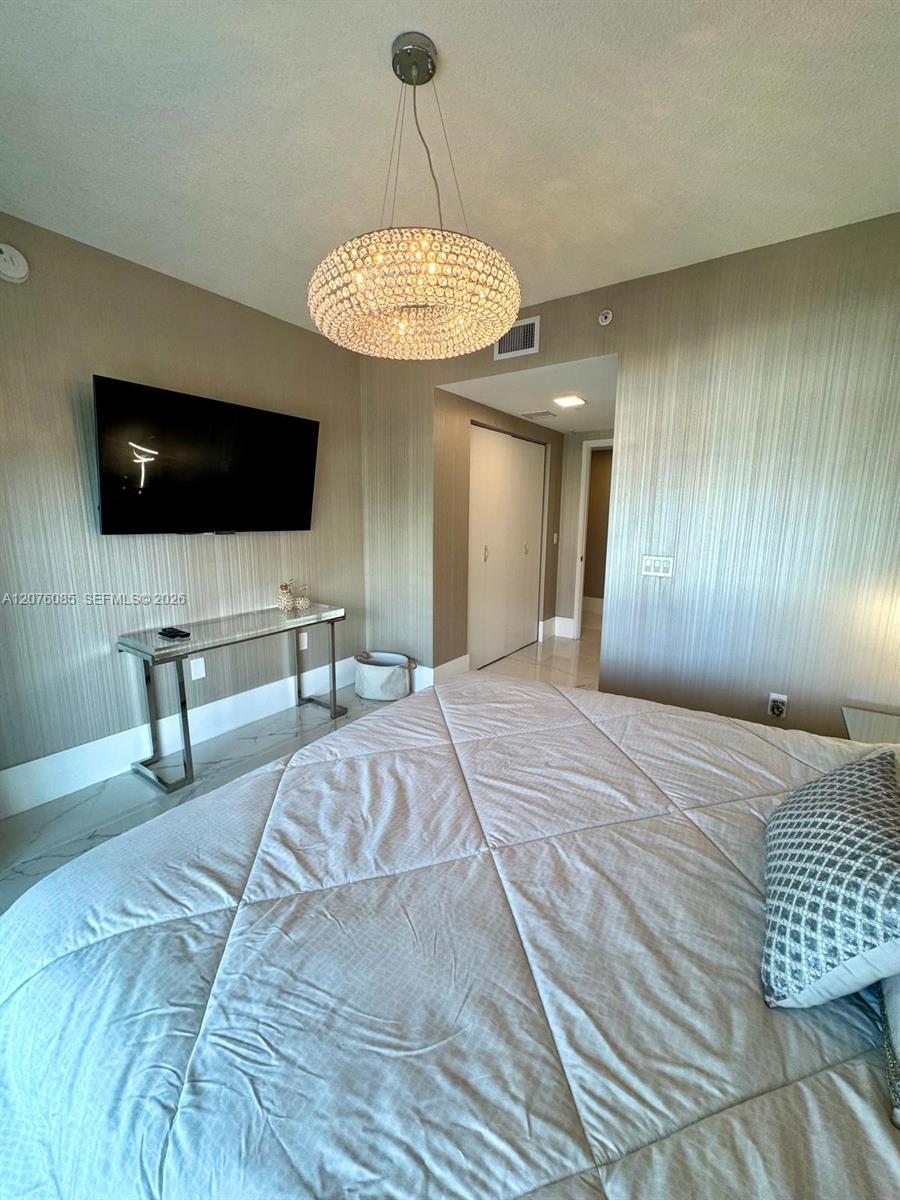 Ver detalles 5-1001 3 / 4 1892 sq. ft. $ 2026-08-22 0 foto