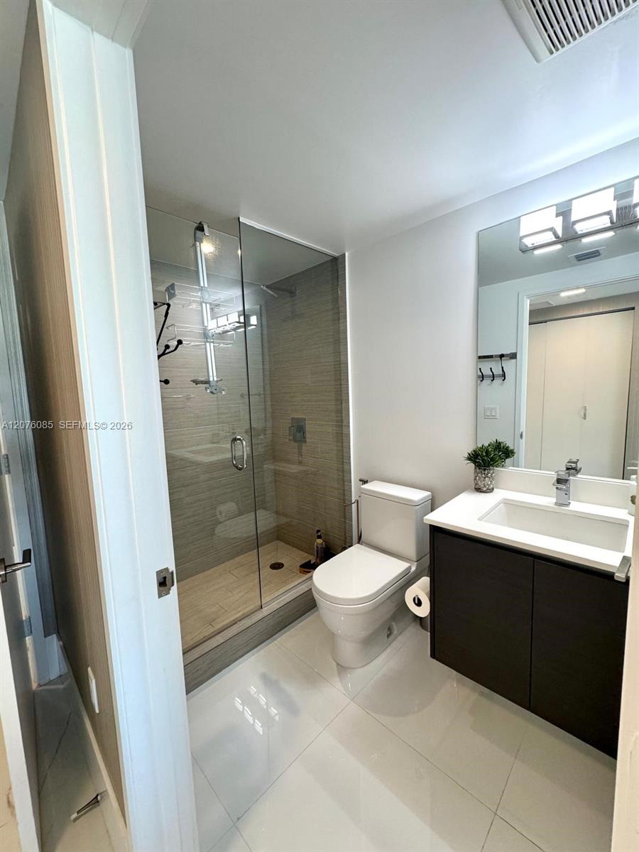 Ver detalles 5-1001 3 / 4 1892 sq. ft. $ 2026-08-22 0 foto