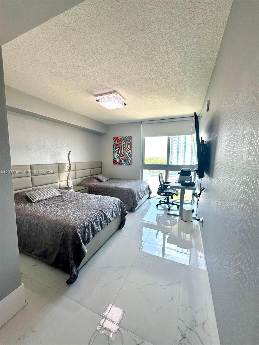 Ver detalles 5-1001 3 / 4 1892 sq. ft. $ 2026-08-22 0 foto