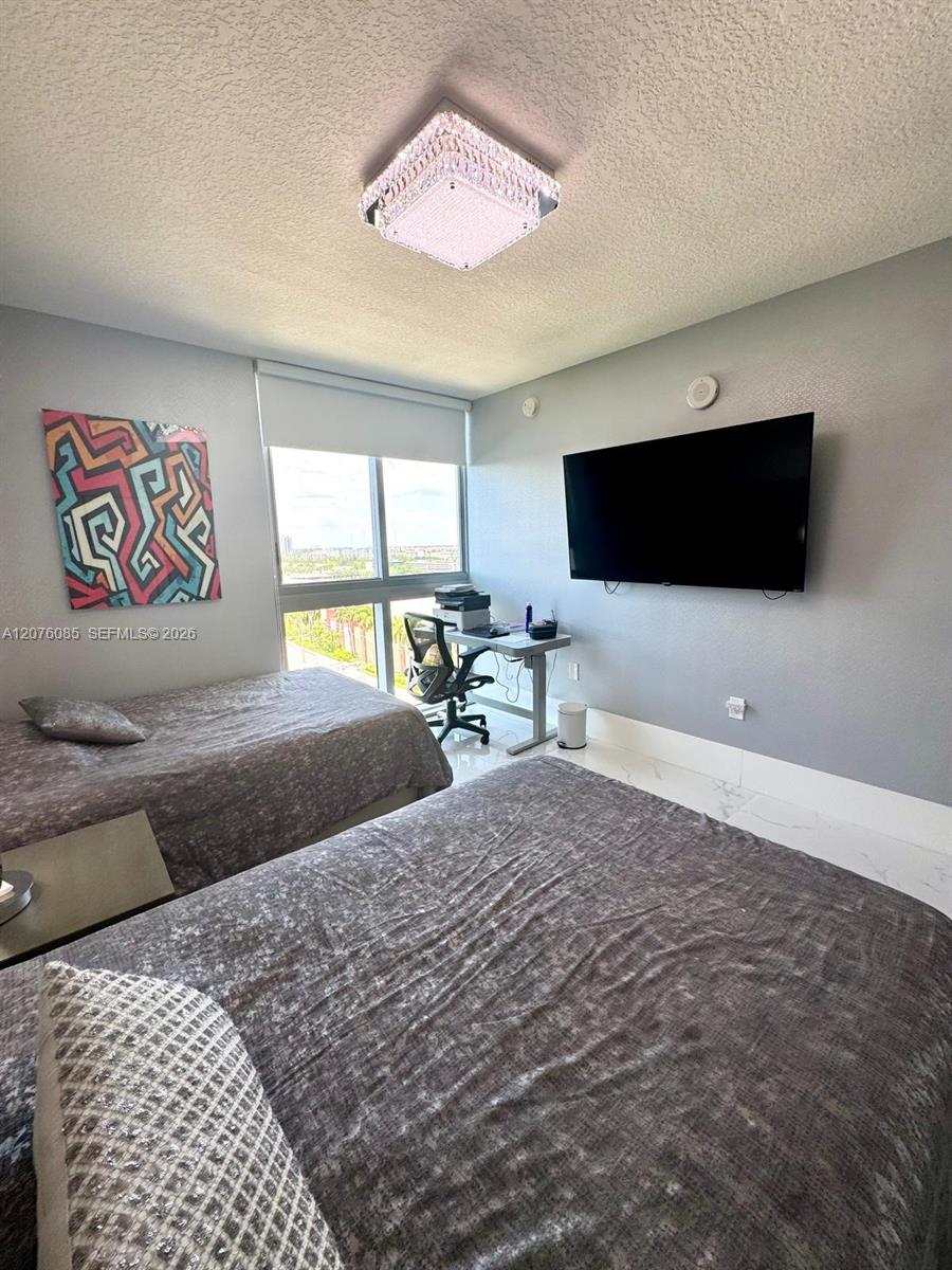 Ver detalles 5-1001 3 / 4 1892 sq. ft. $ 2026-08-22 0 foto