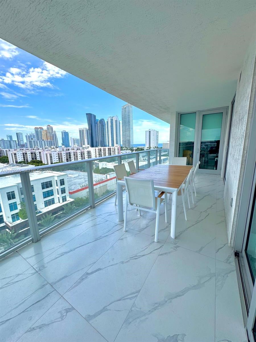 Ver detalles 5-1001 3 / 4 1892 sq. ft. $ 2026-08-22 0 foto