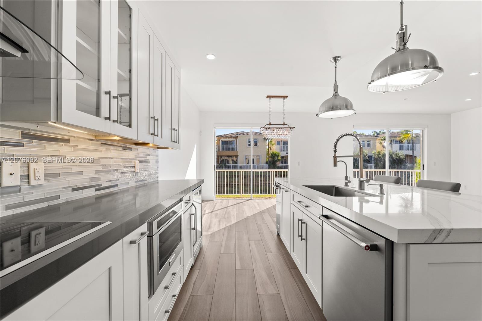 Photo of 3110 210th Ter  (3110), Aventura, Florida, 33180 - Chef's kitchen